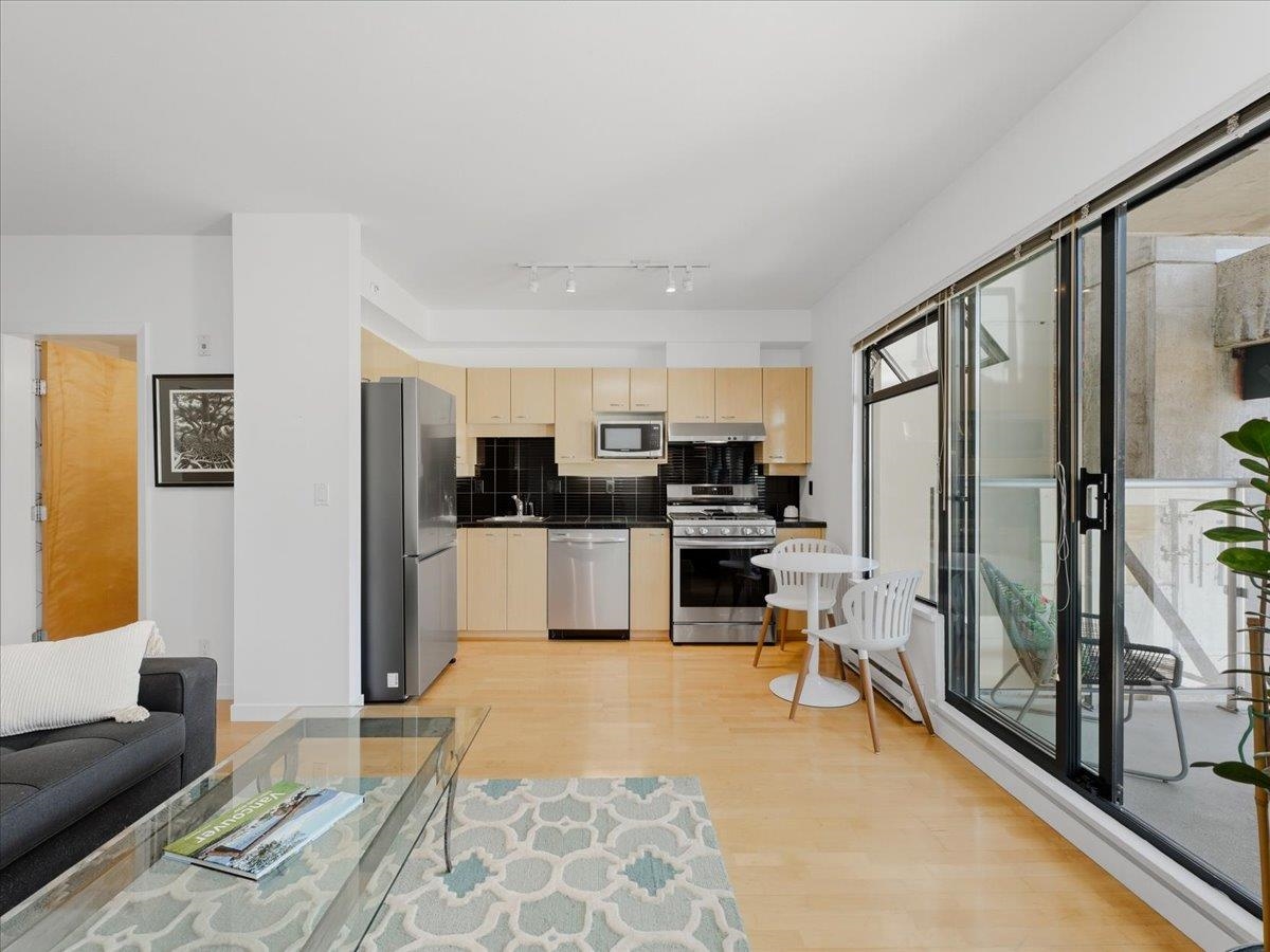 503 2228 Marstrand Avenue - MLS&reg; # R3139472