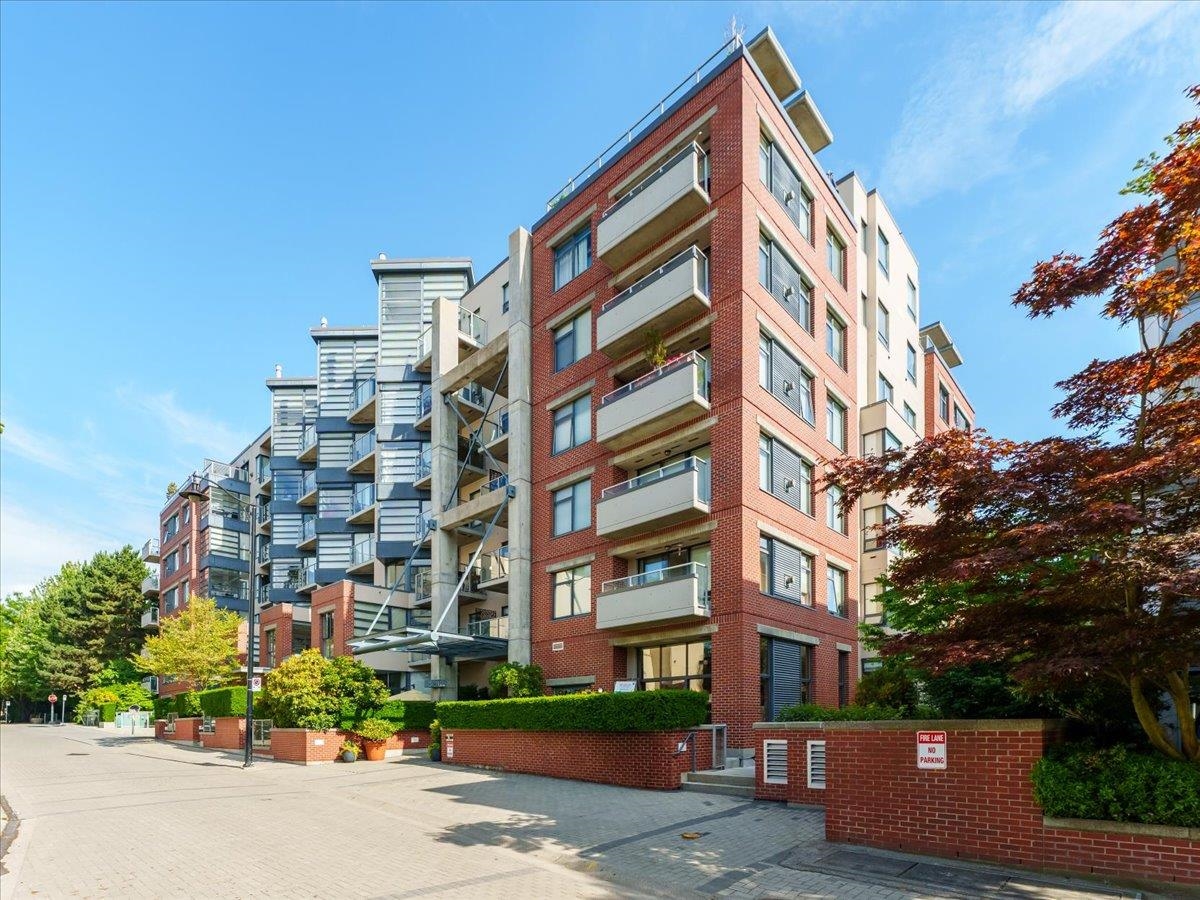 503 2228 Marstrand Avenue - MLS&reg; # R3139472