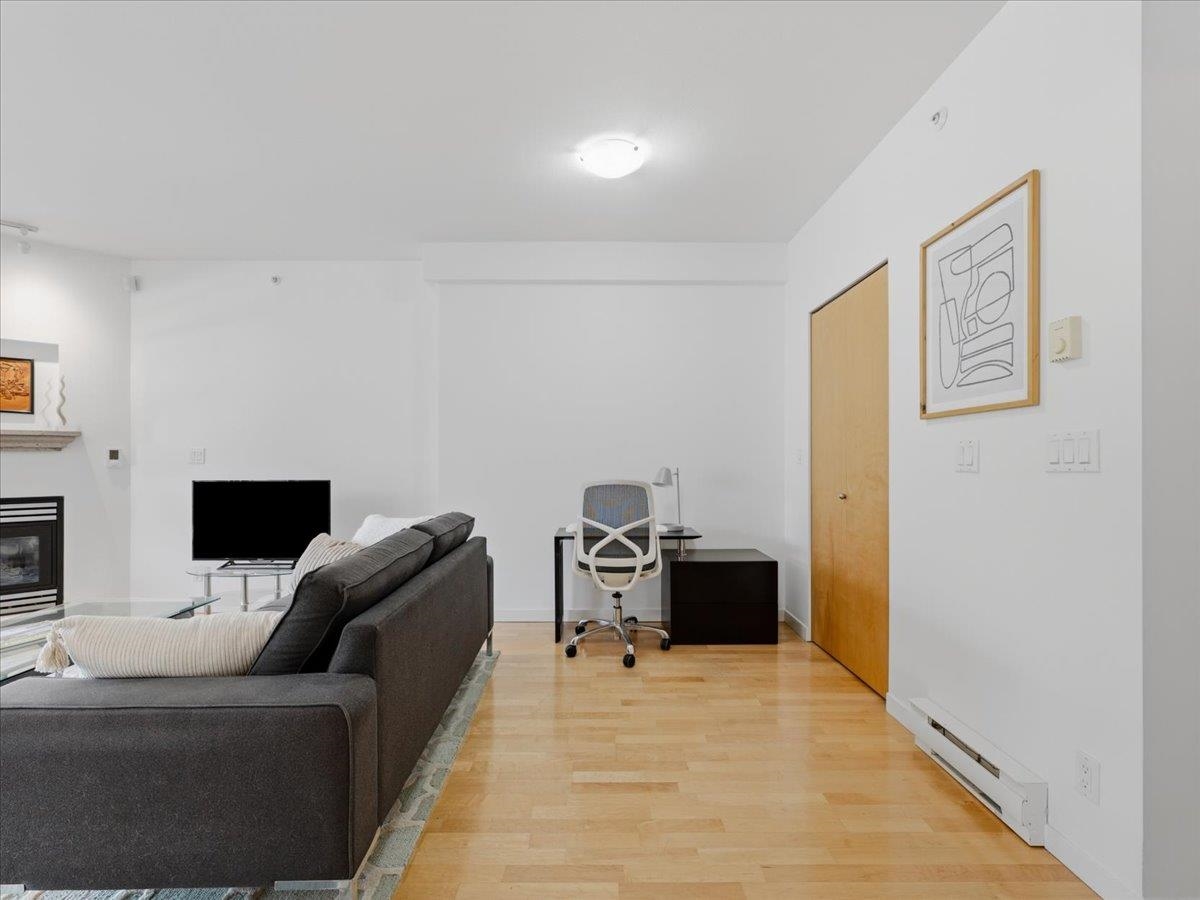 503 2228 Marstrand Avenue - MLS&reg; # R3139472