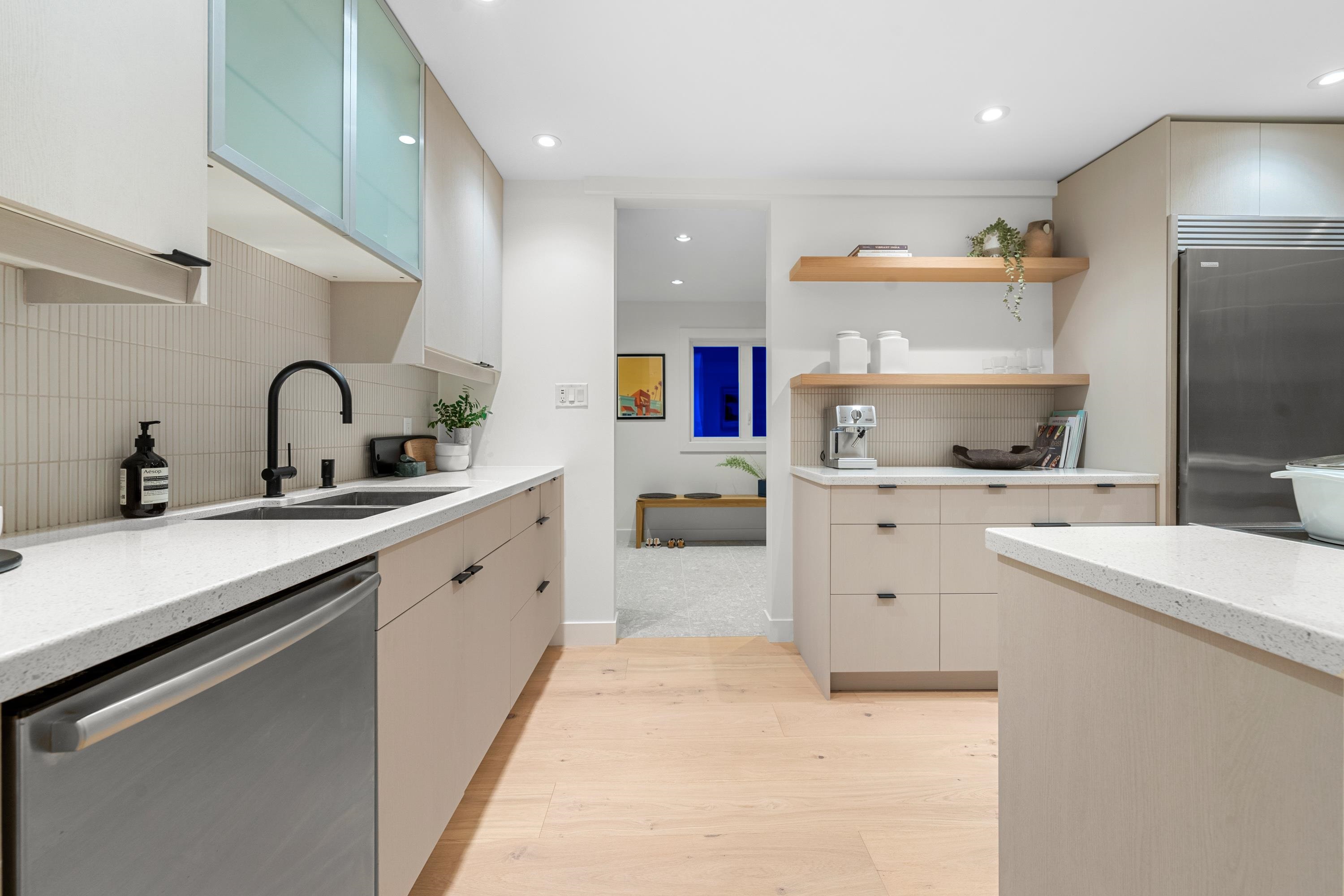  1140 17 Street - MLS&reg; # R3140844