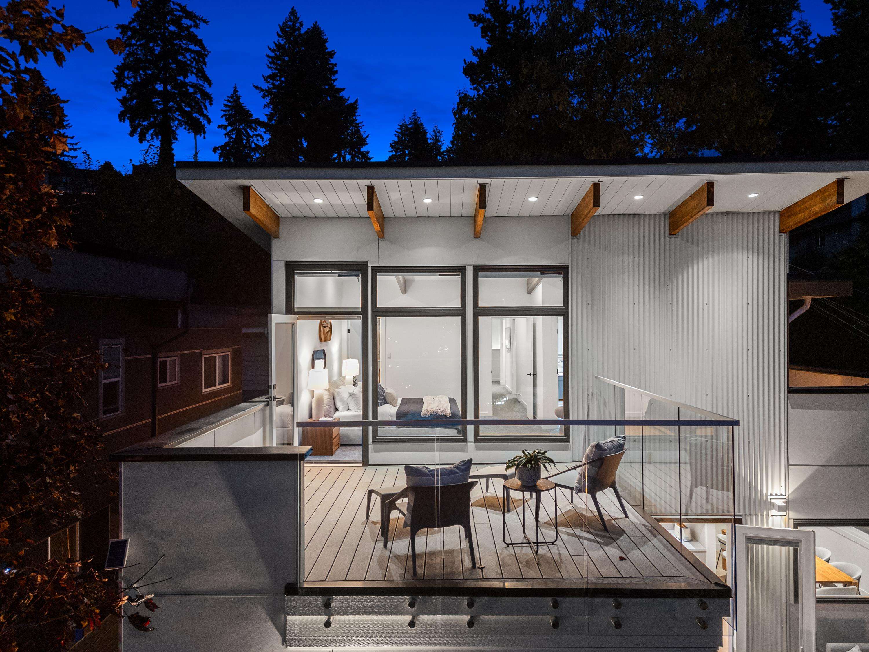  1140 17 Street - MLS&reg; # R3140844