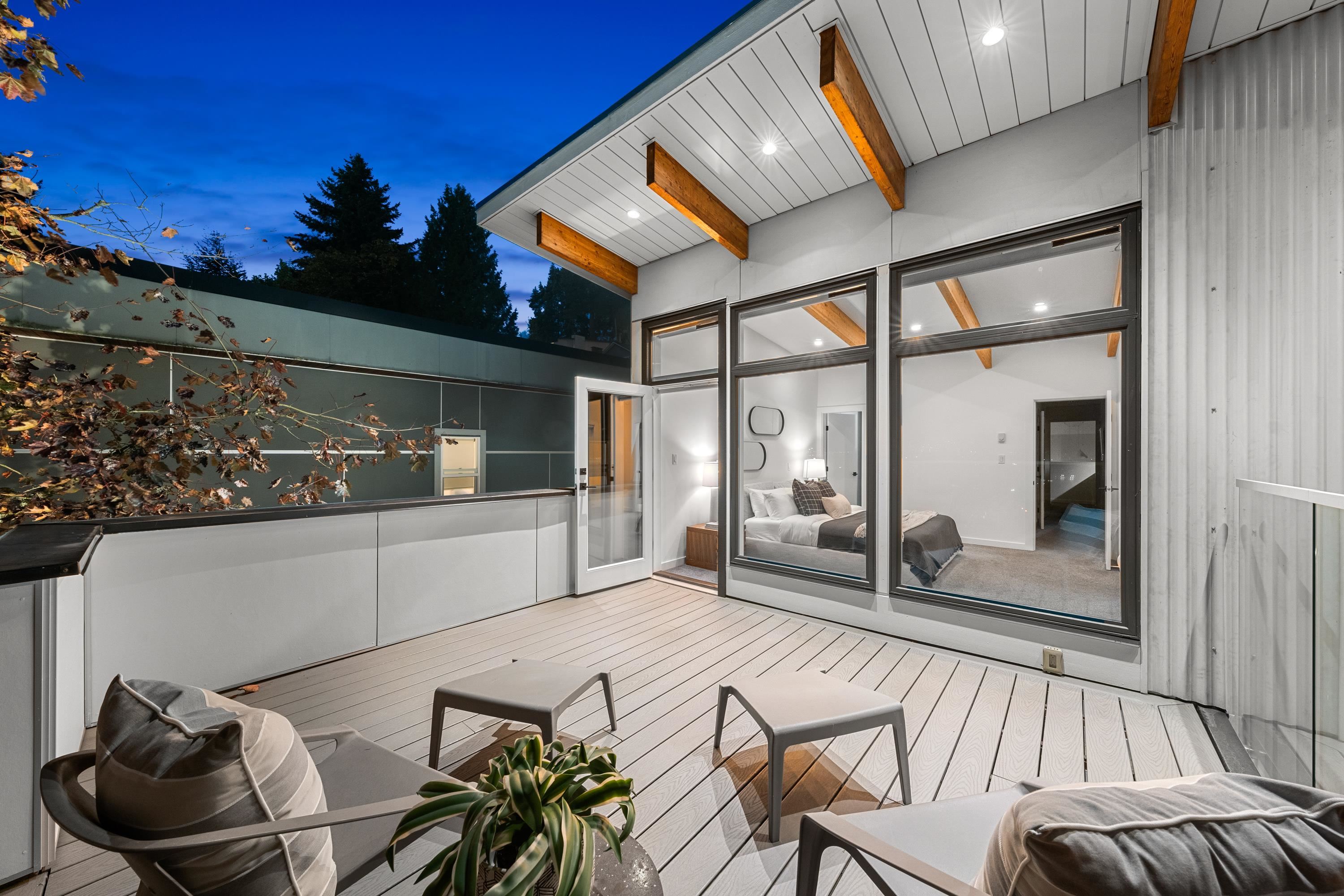  1140 17 Street - MLS&reg; # R3140844