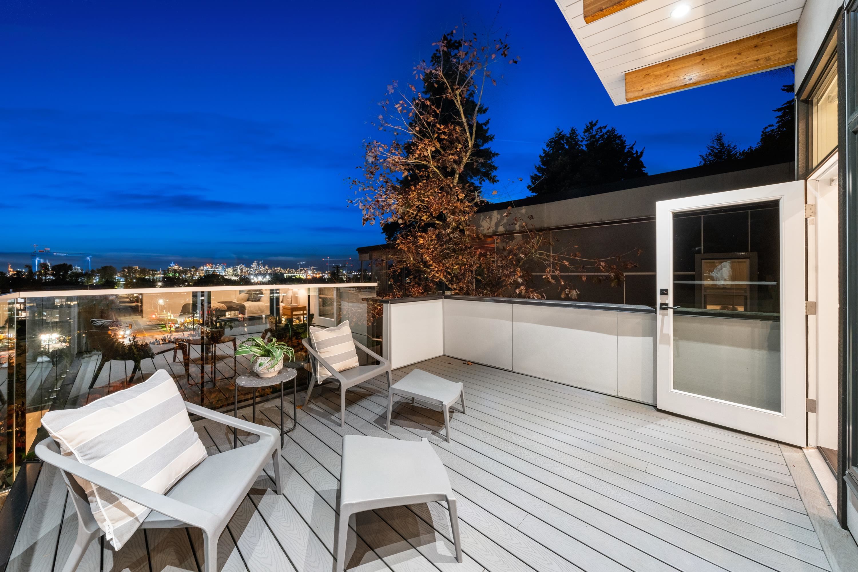  1140 17 Street - MLS&reg; # R3140844