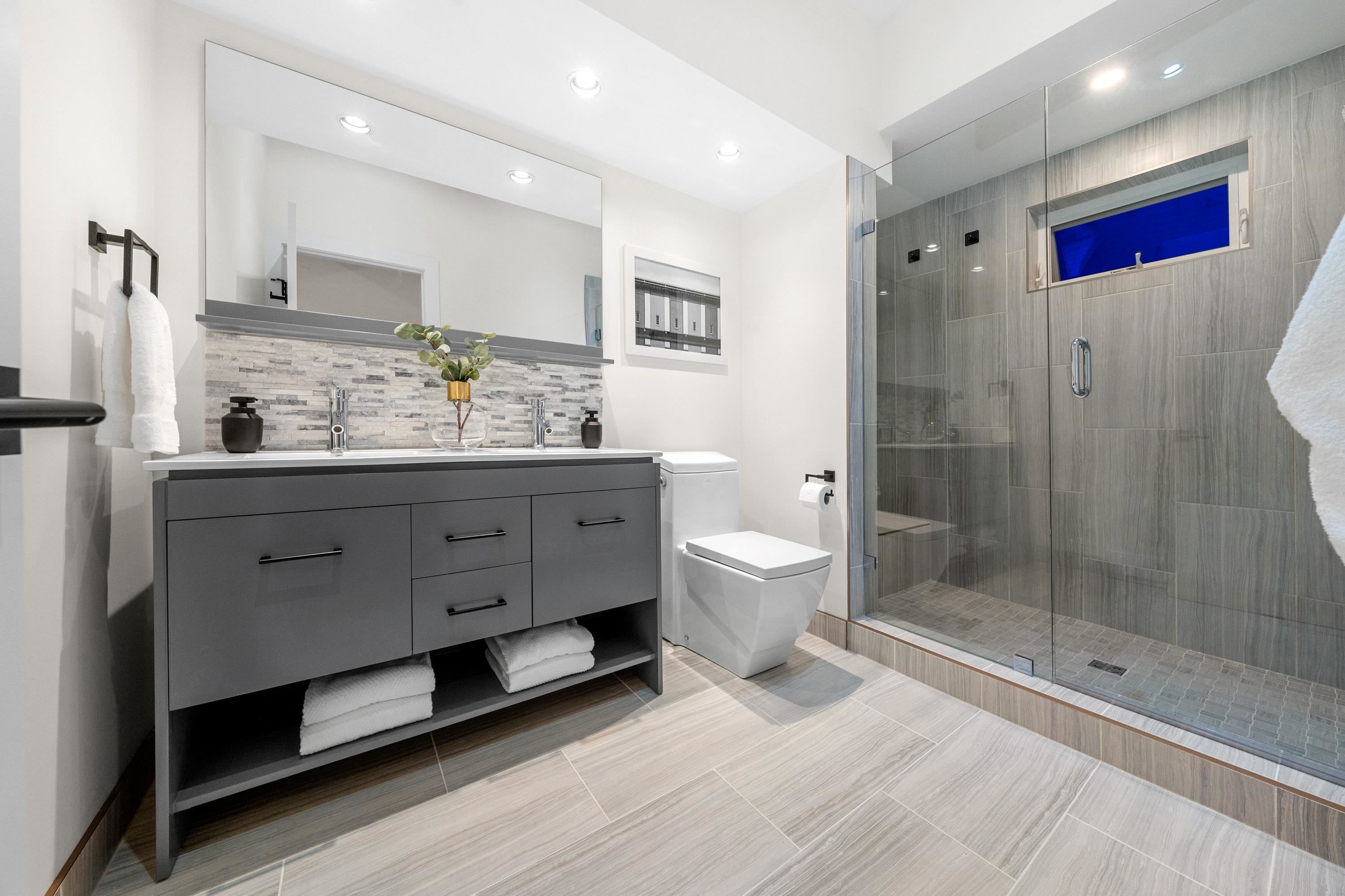  1140 17 Street - MLS&reg; # R3140844