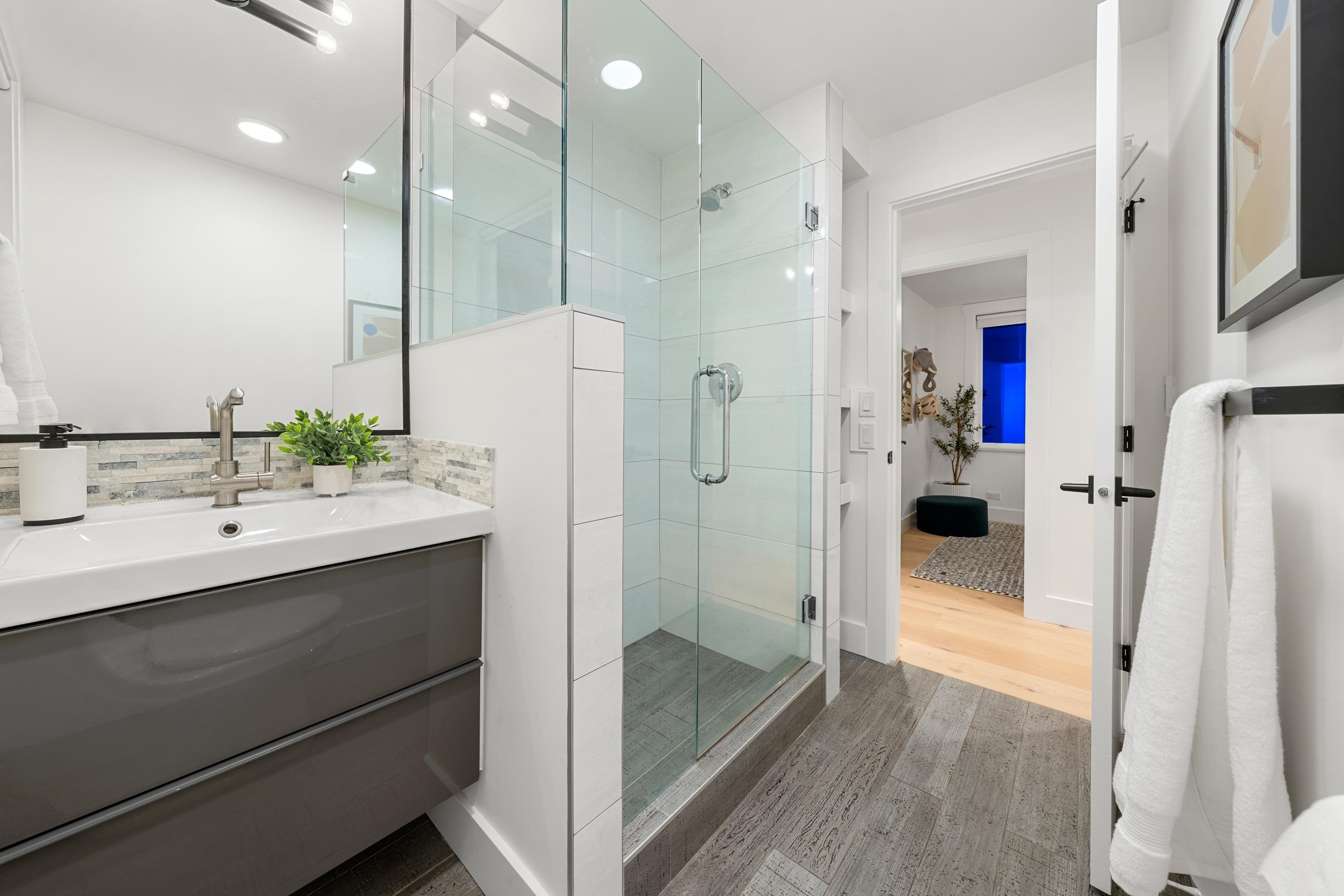  1140 17 Street - MLS&reg; # R3140844