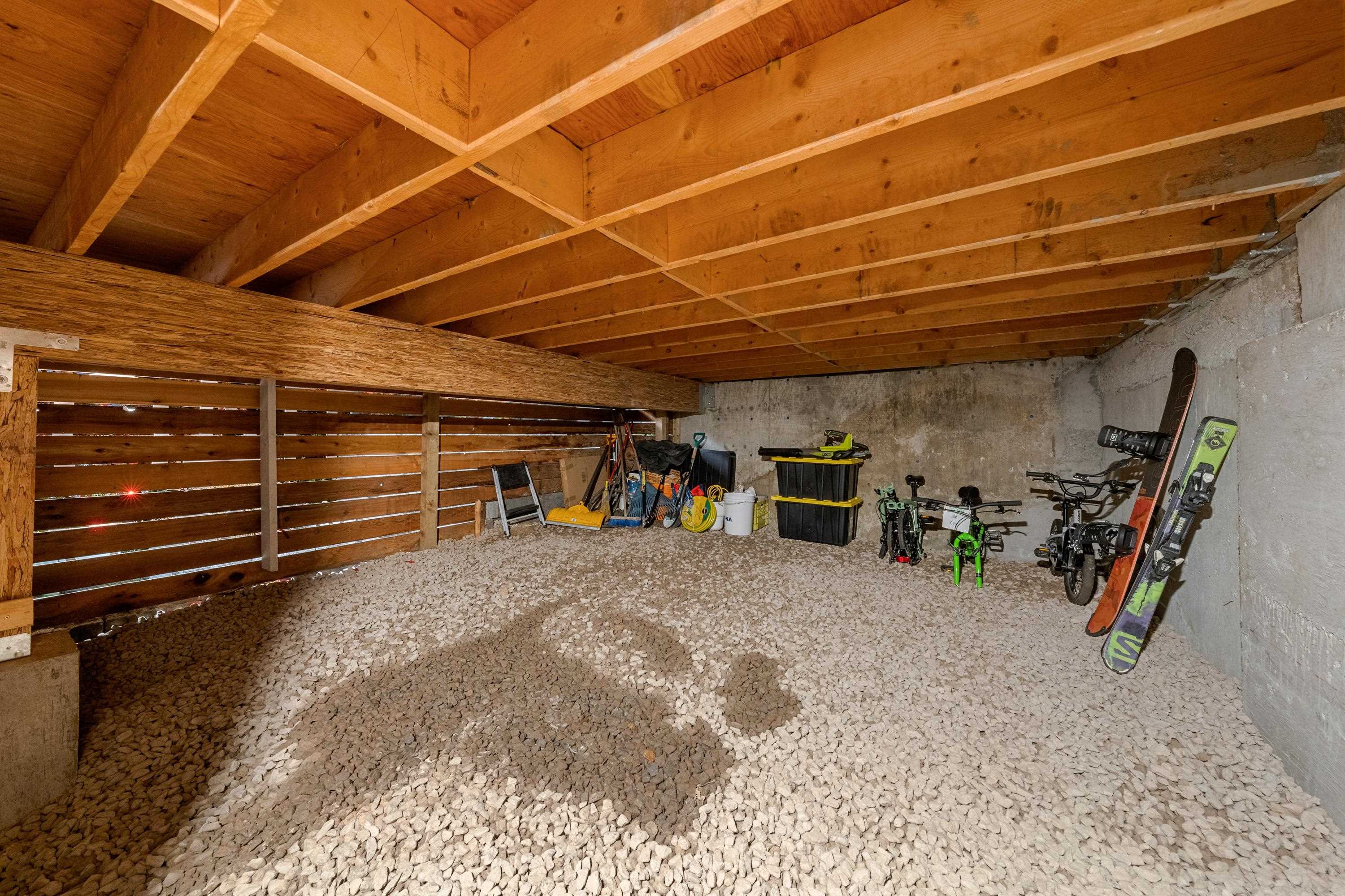  1140 17 Street - MLS&reg; # R3140844