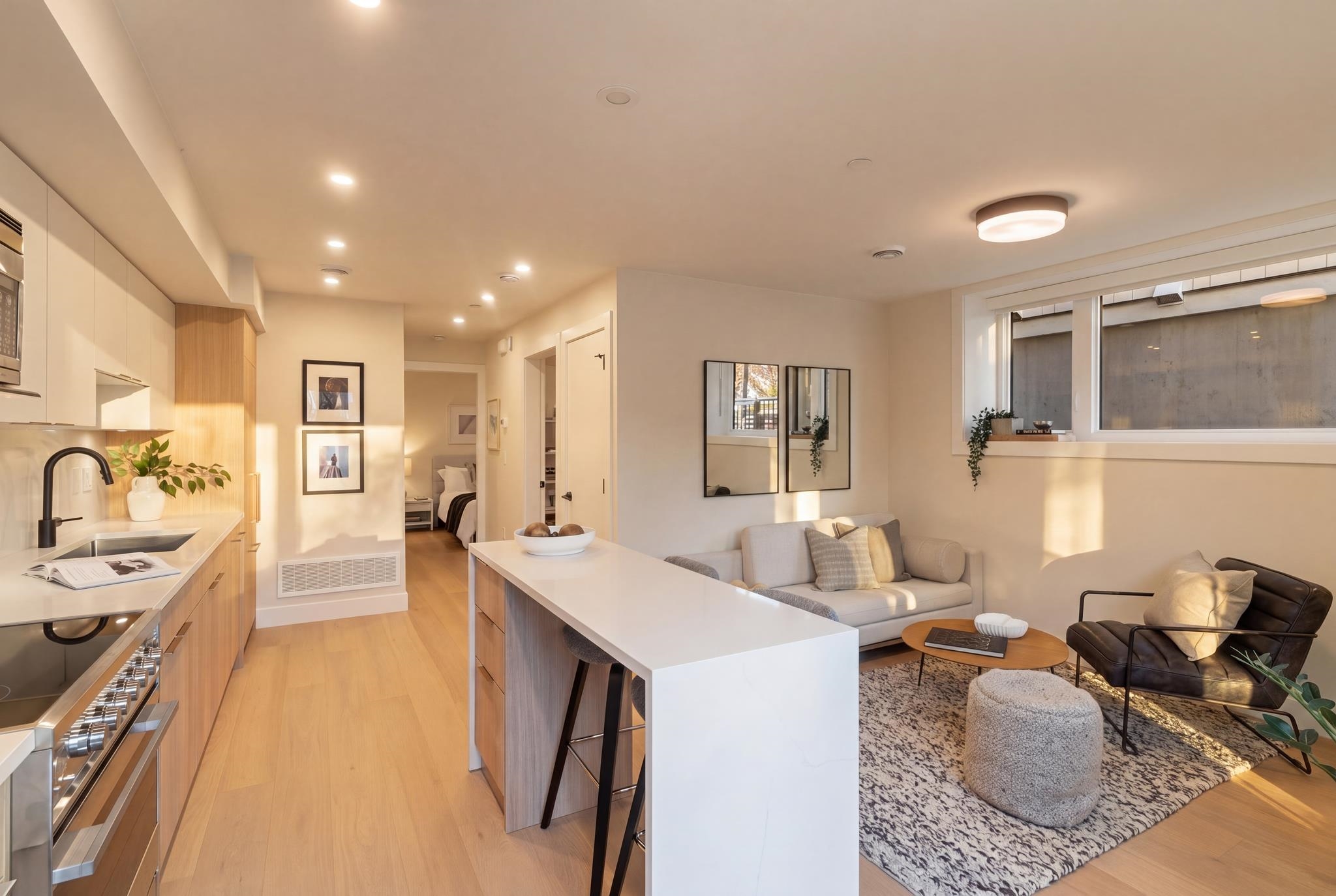 1 1937 Templeton Drive - MLS&reg; # R3140964