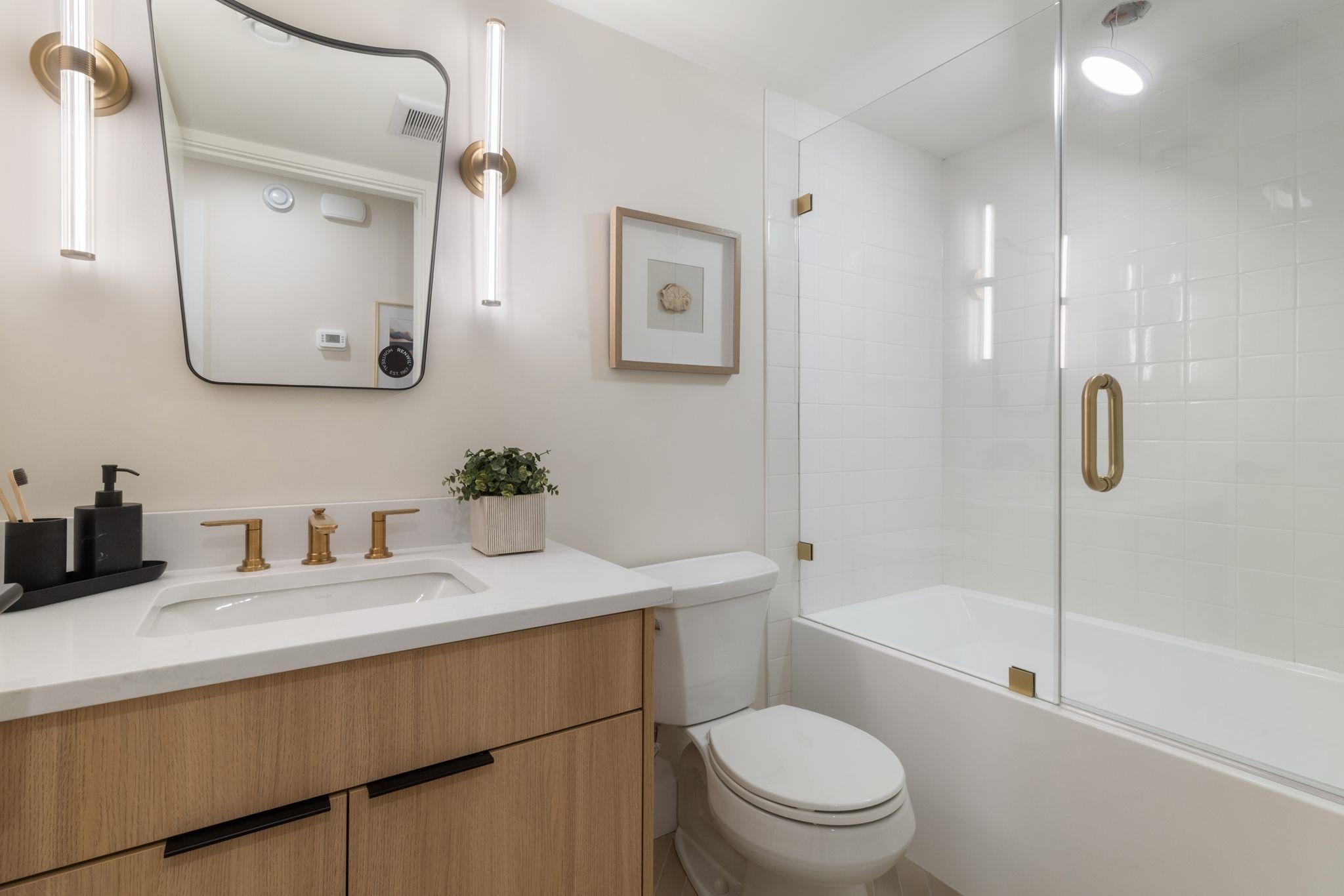 1 1937 Templeton Drive - MLS&reg; # R3140964