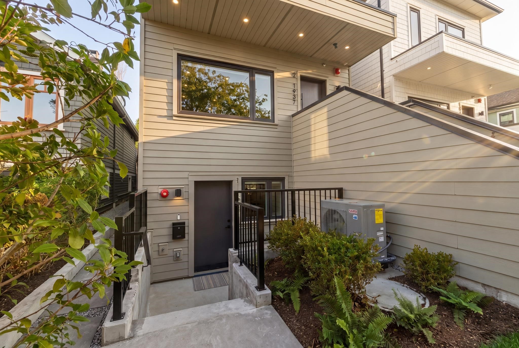 1 1937 Templeton Drive - MLS&reg; # R3140964