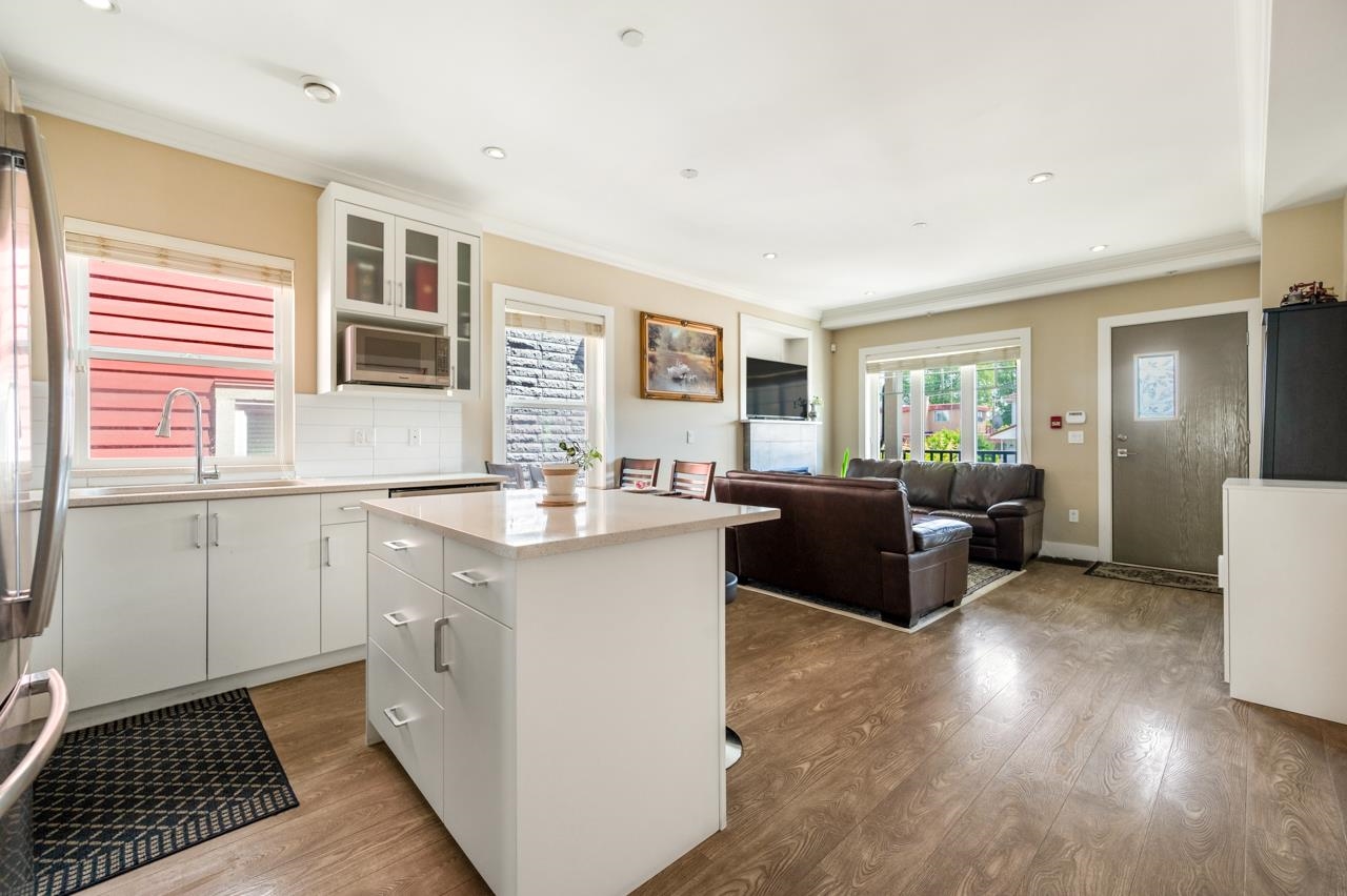 201 4577 Slocan Street - MLS&reg; # R3141011