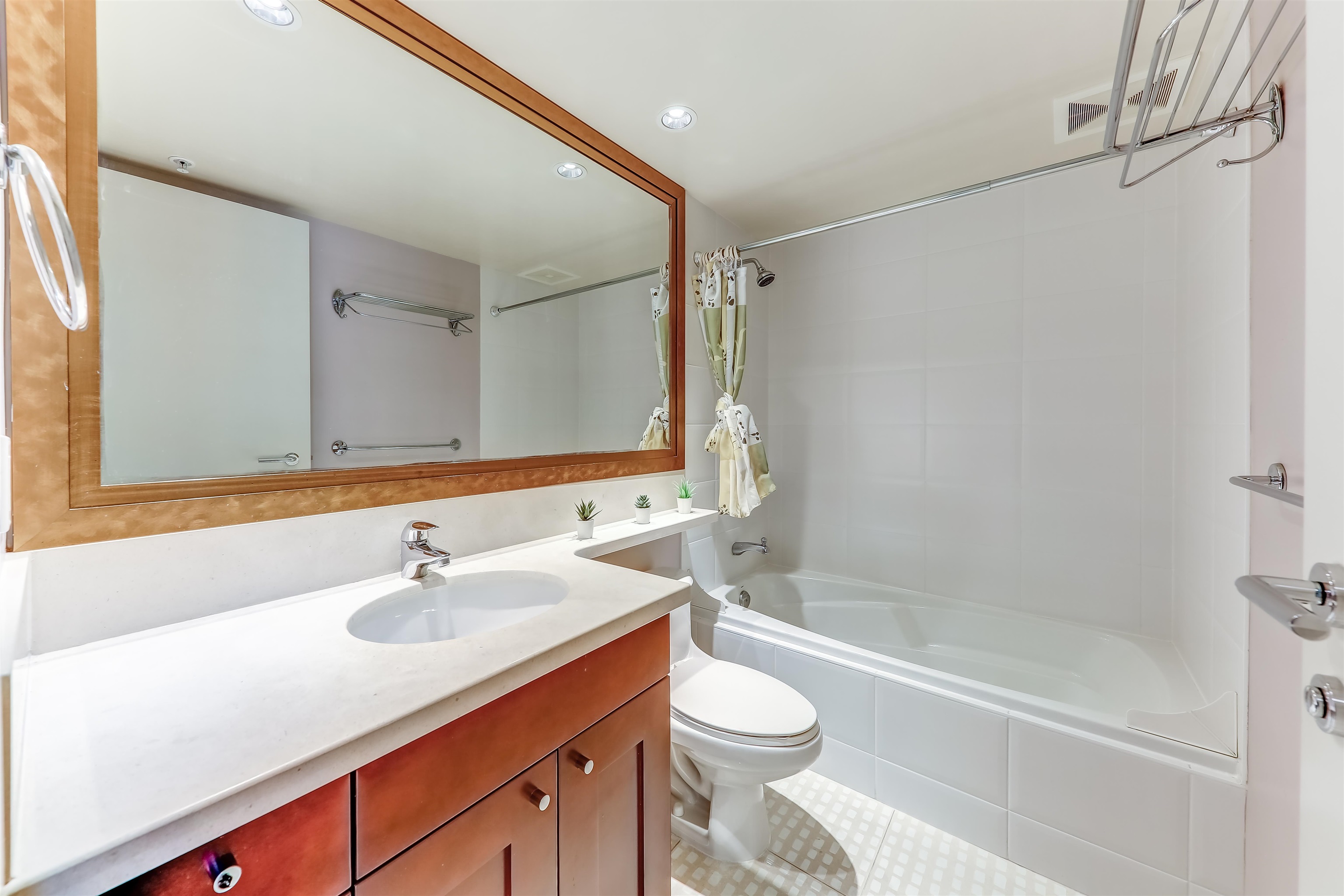 402 590 Nicola Street - MLS&reg; # R3141596