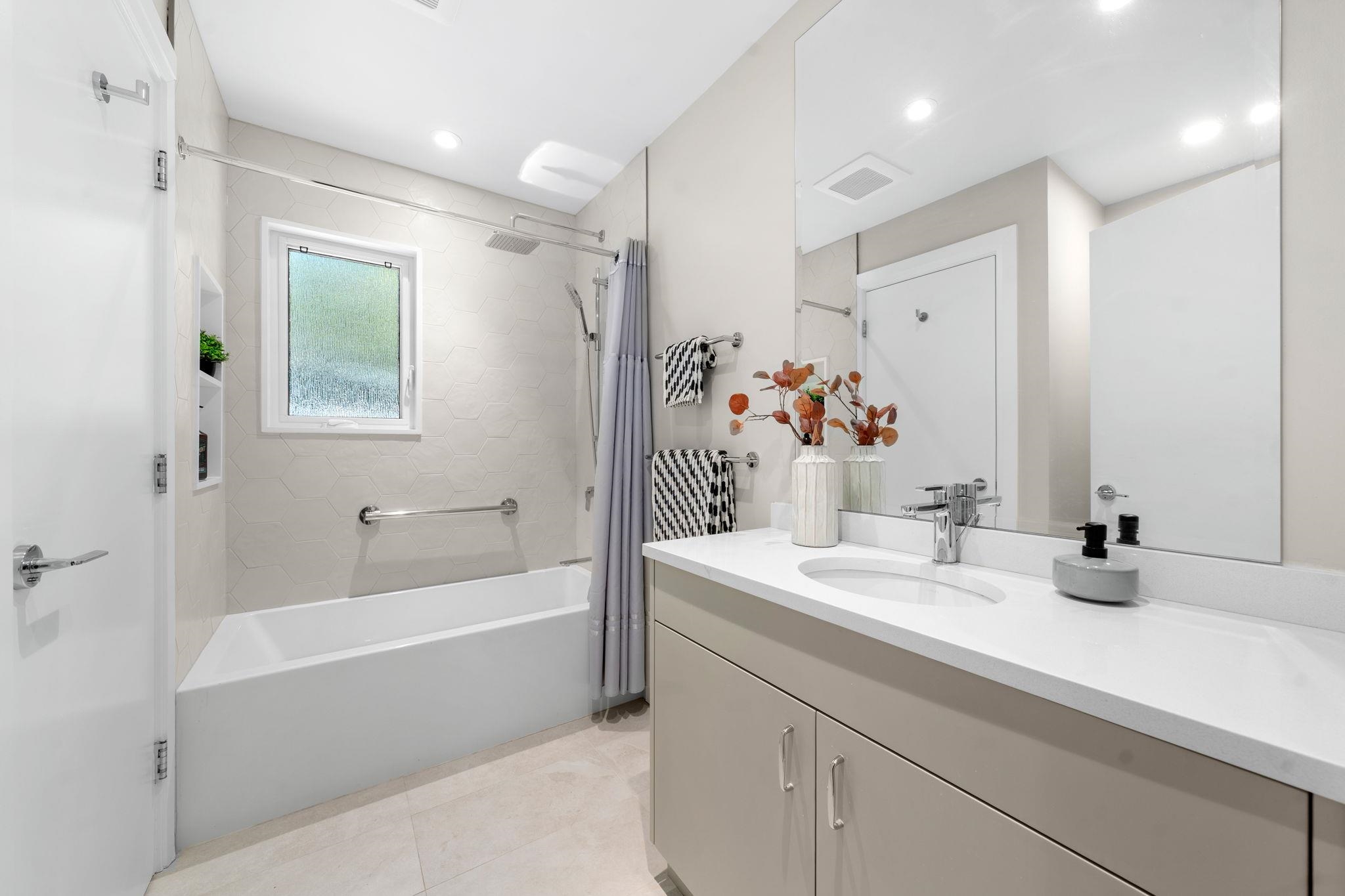  1776 Medwin Place - MLS&reg; # R3141718