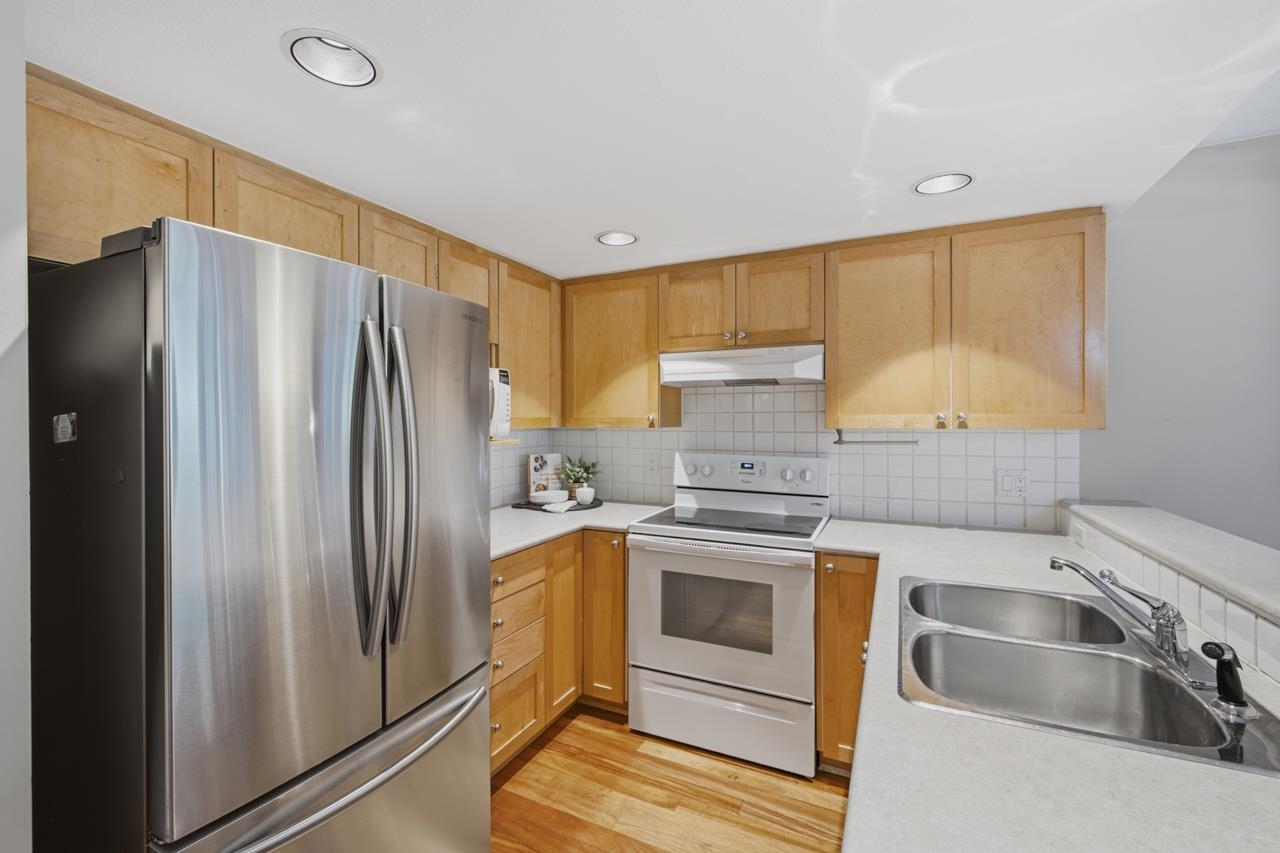  3018 4th Avenue - MLS&reg; # R3141904