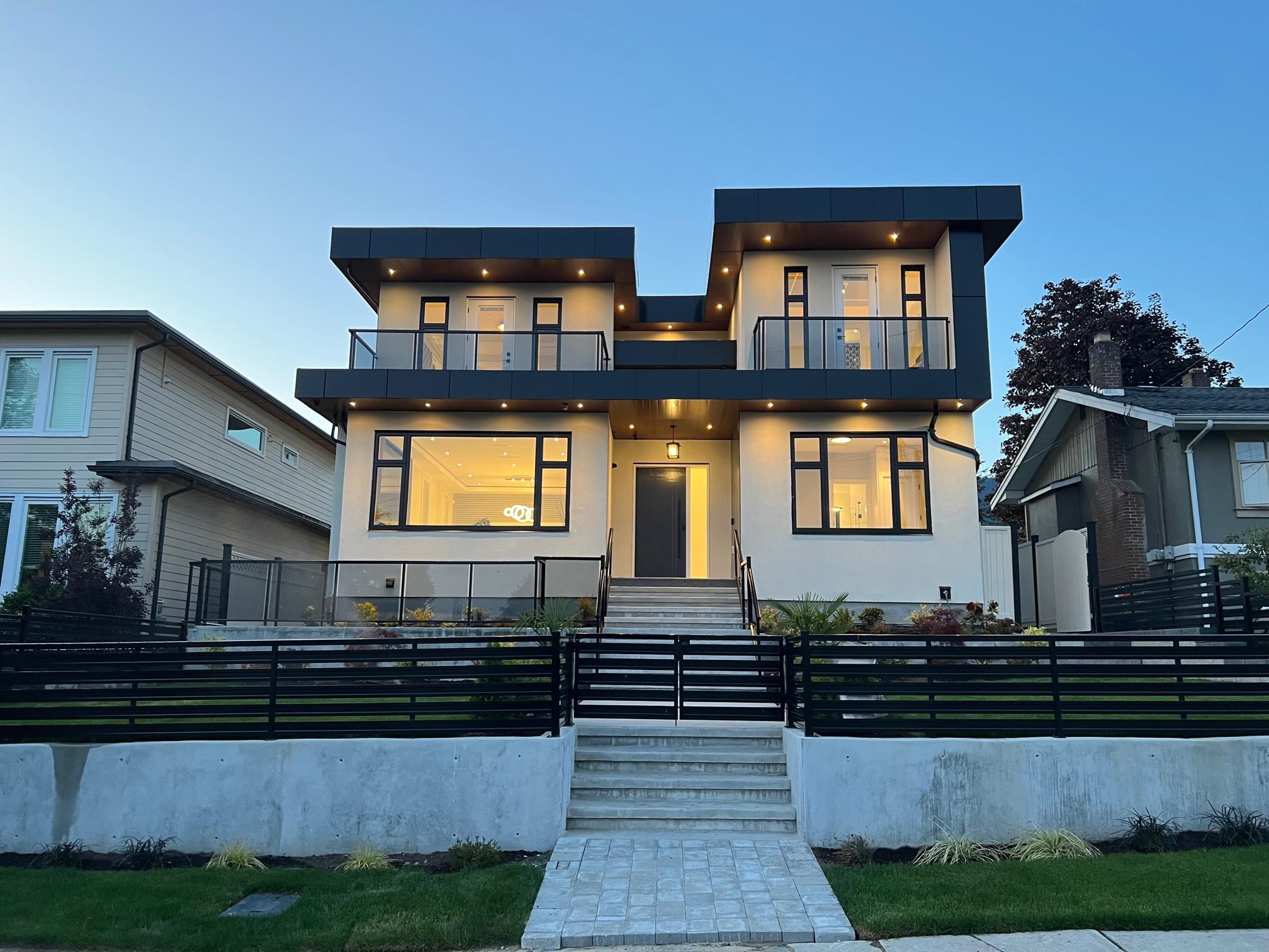  214 24th Street - MLS&reg; # R3142141