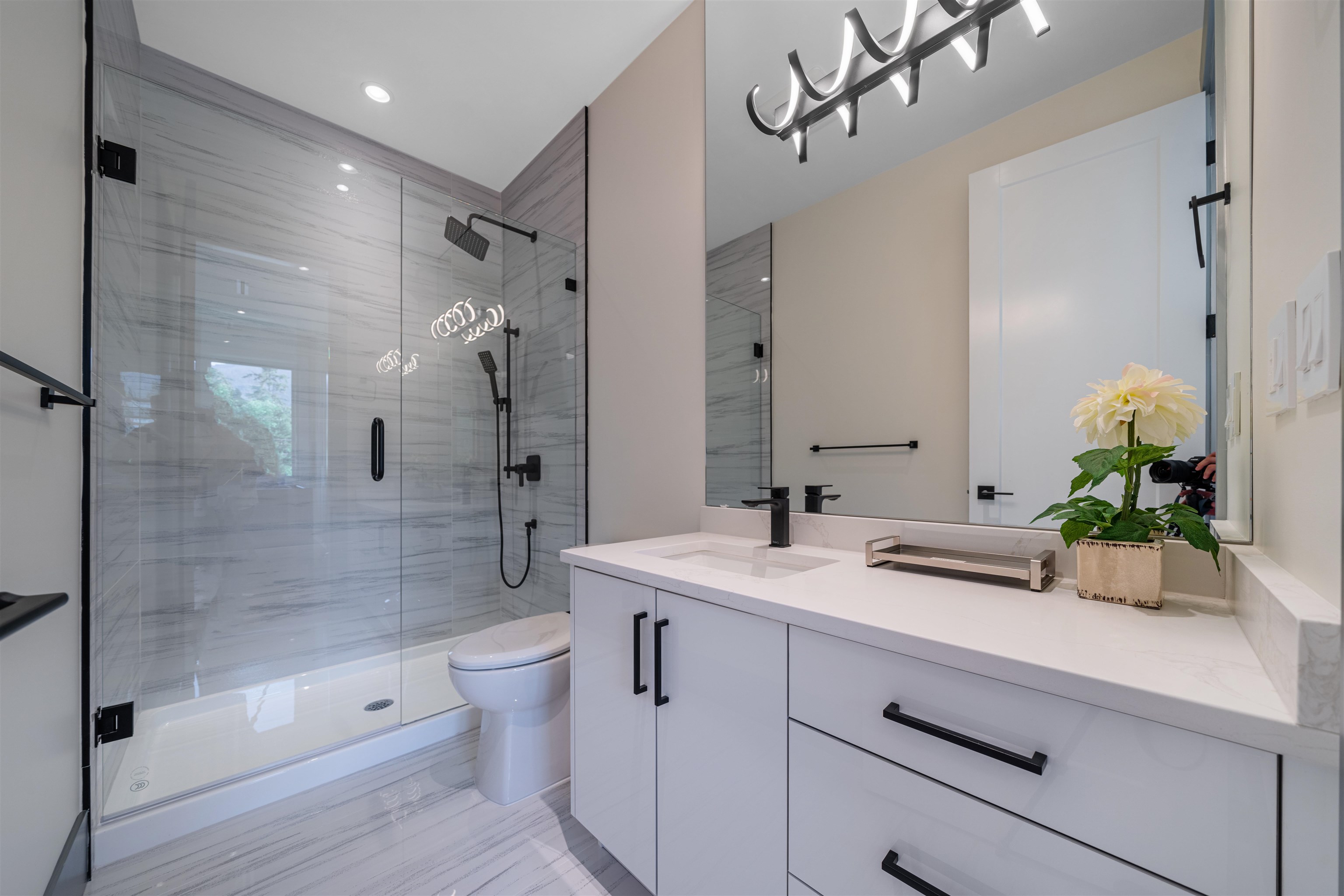  214 24th Street - MLS&reg; # R3142141