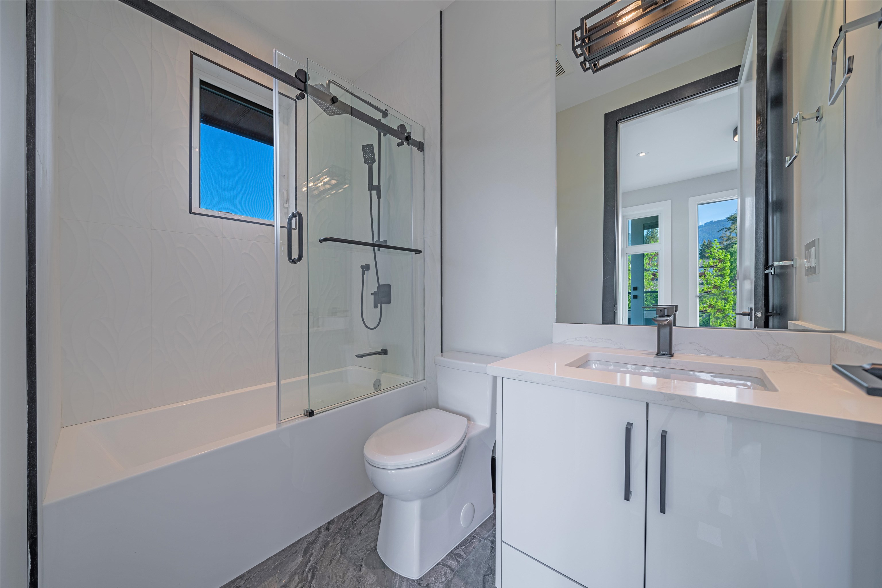  214 24th Street - MLS&reg; # R3142141