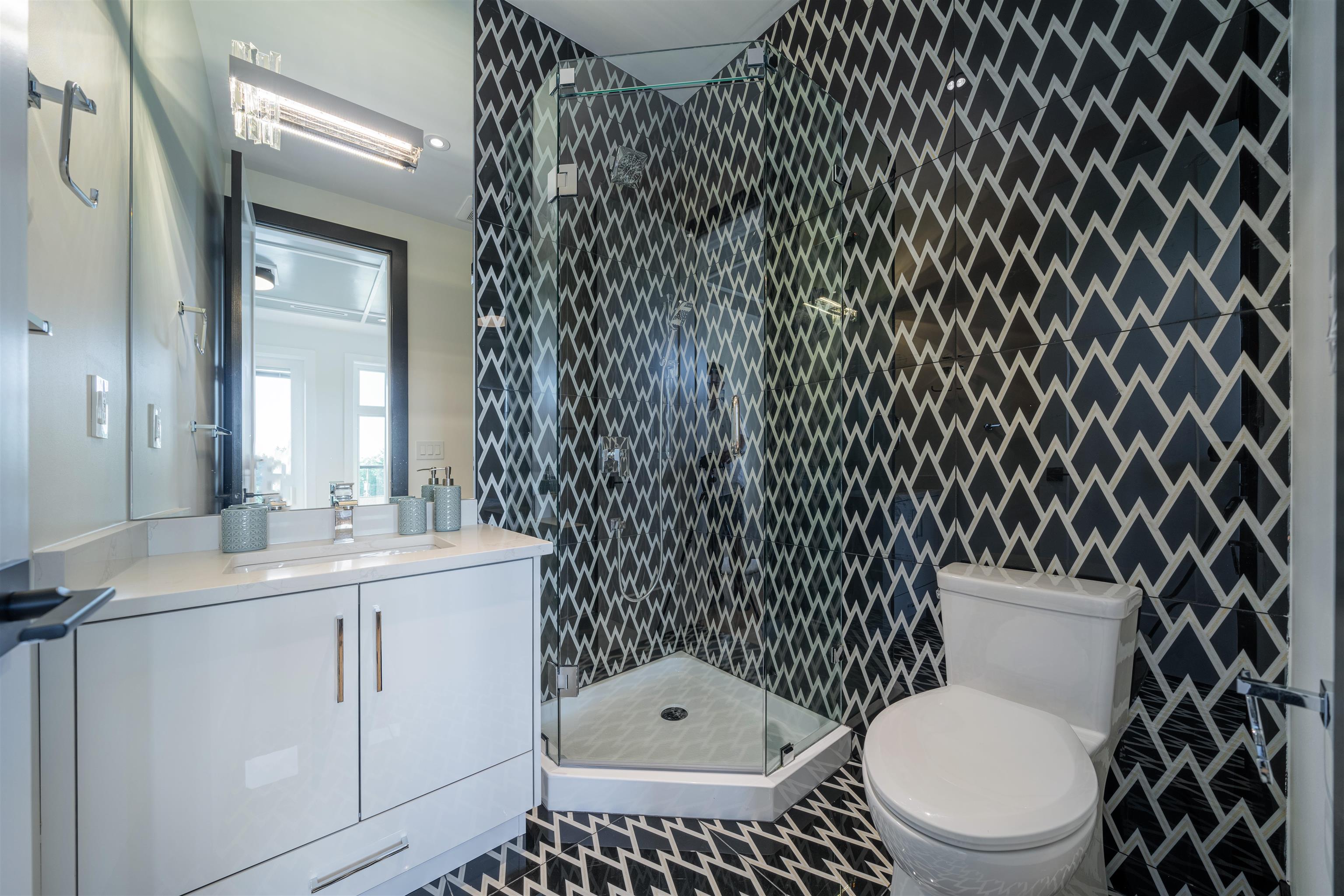  214 24th Street - MLS&reg; # R3142141