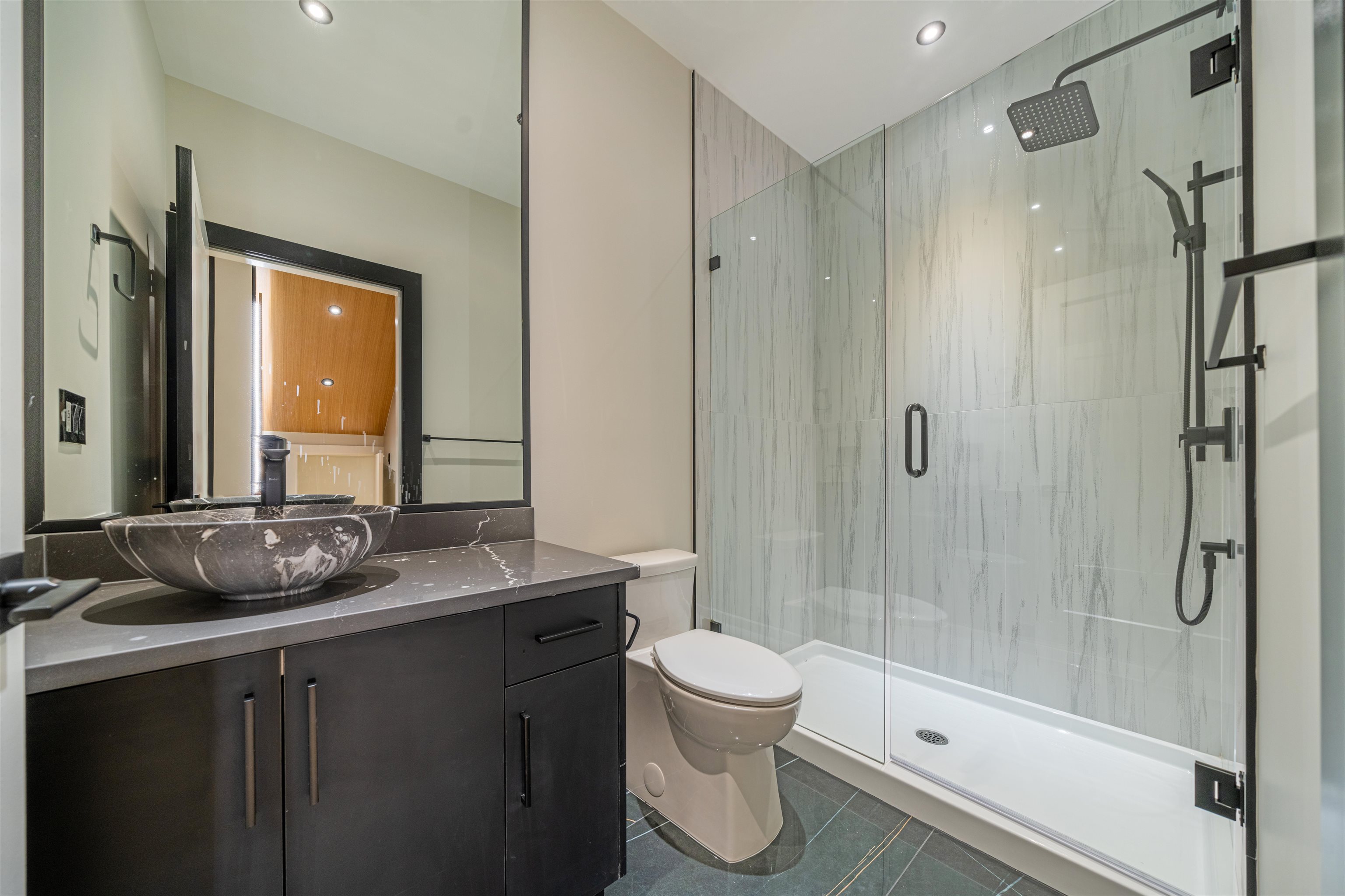  214 24th Street - MLS&reg; # R3142141