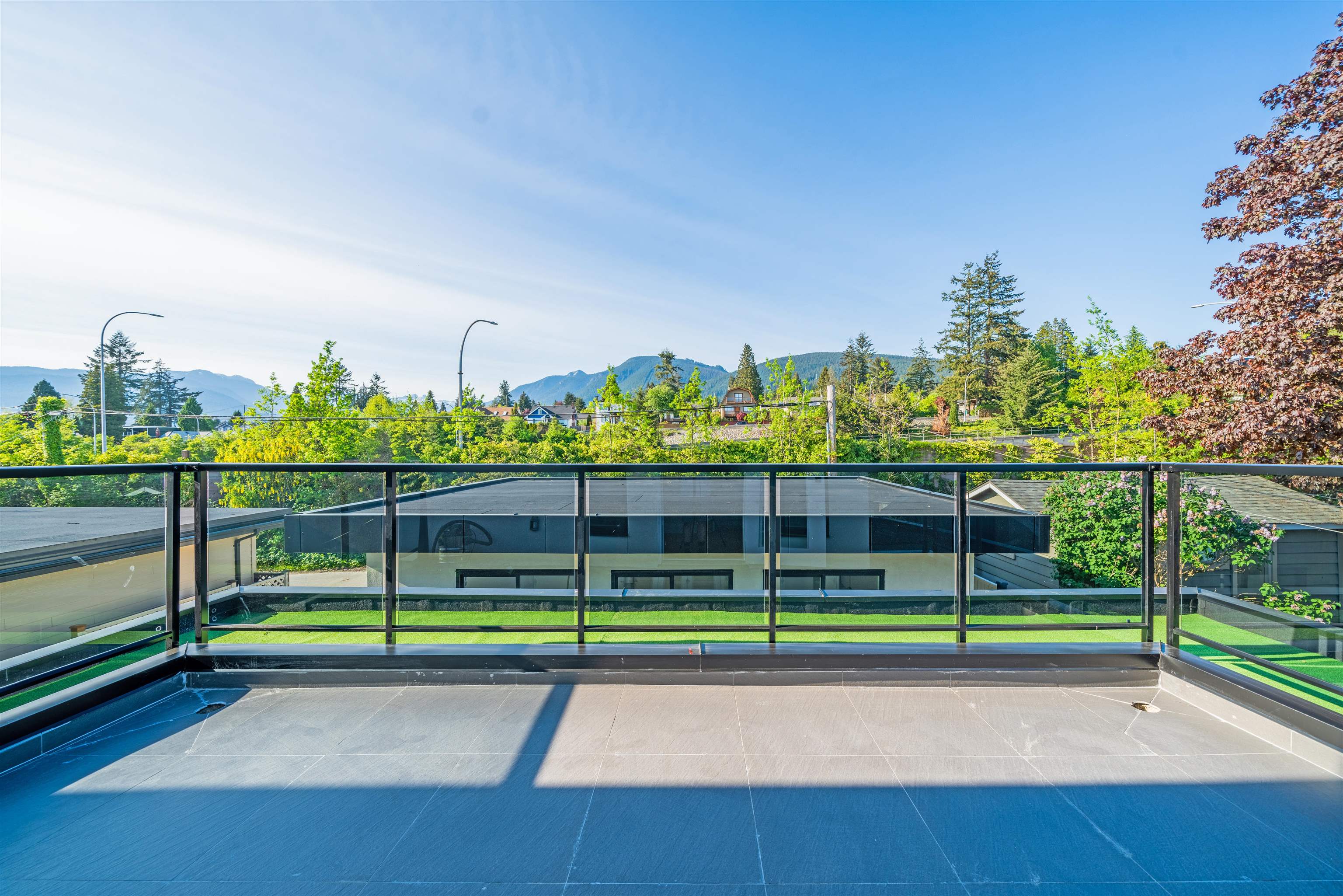  214 24th Street - MLS&reg; # R3142141
