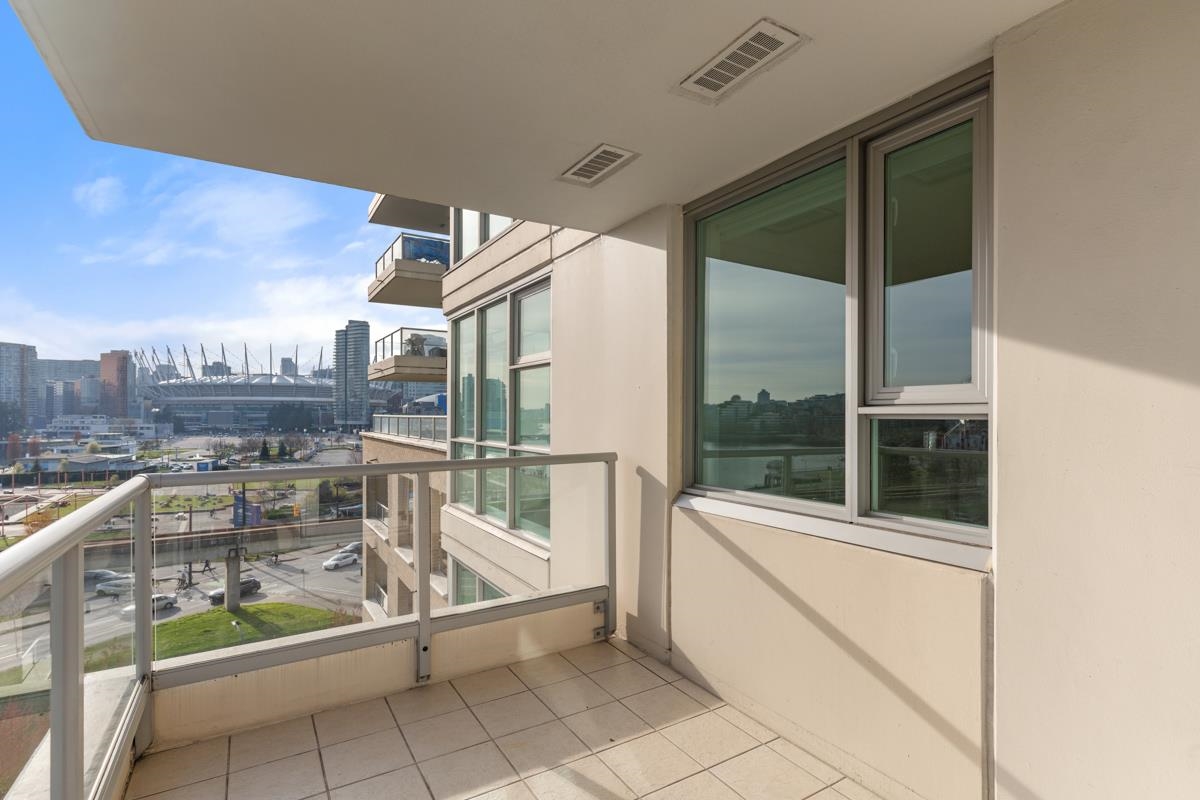 704 125 Milross Avenue - MLS&reg; # R3142167