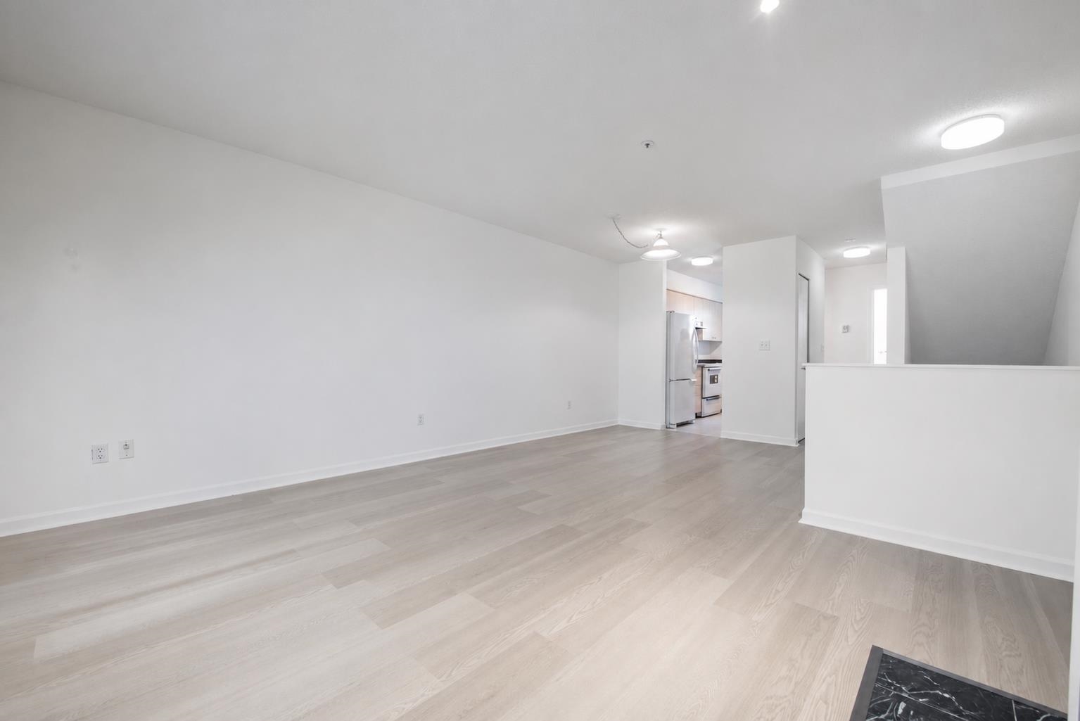 202 3683 Wellington Avenue - MLS&reg; # R3142241