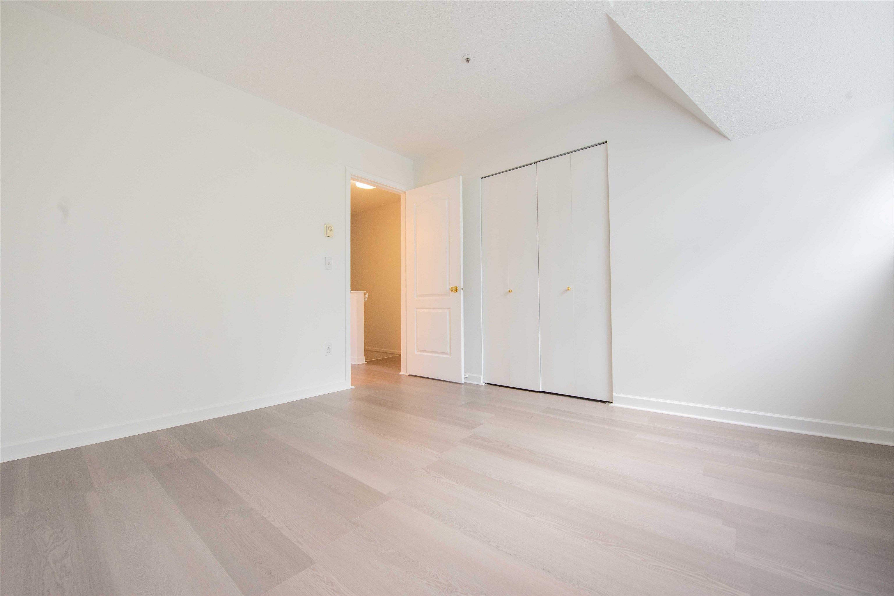 202 3683 Wellington Avenue - MLS&reg; # R3142241