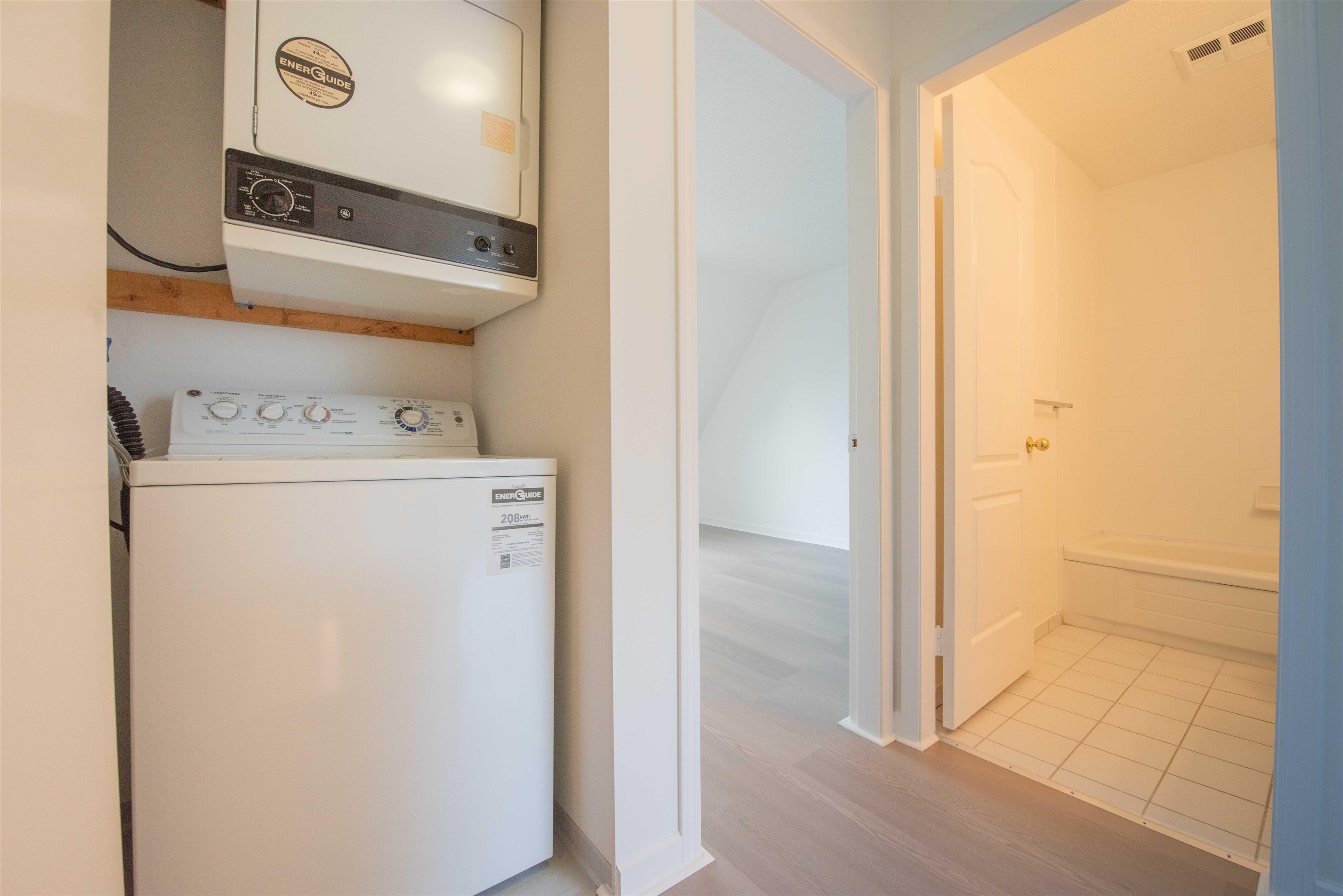 202 3683 Wellington Avenue - MLS&reg; # R3142241
