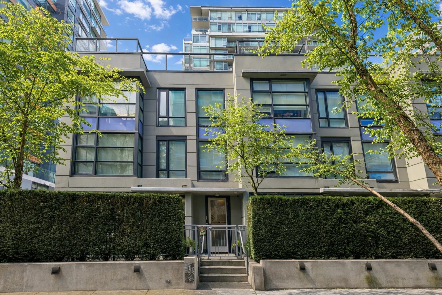  156 1st Avenue - MLS&reg; # R3142601