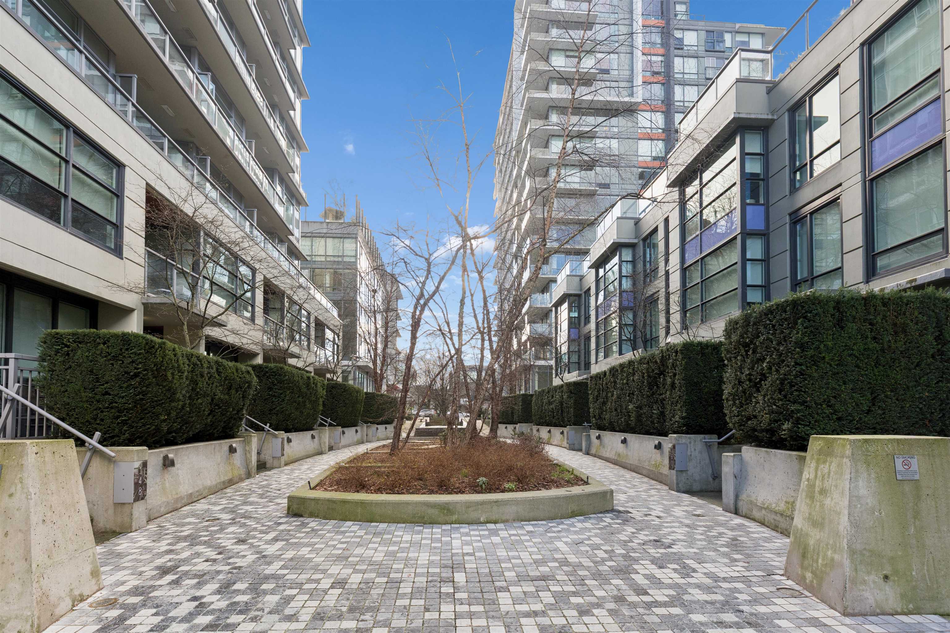  156 1st Avenue - MLS&reg; # R3142601
