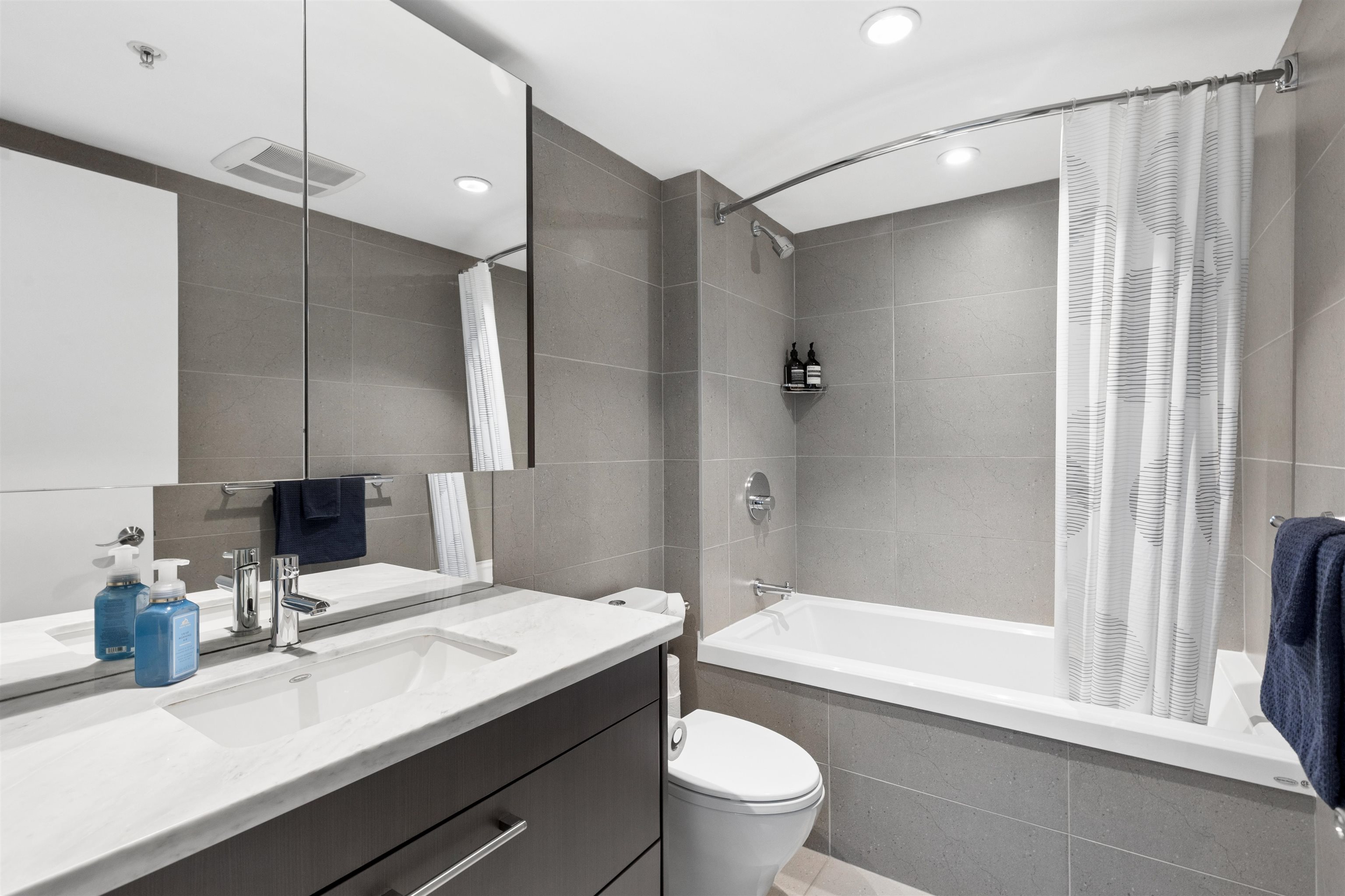  156 1st Avenue - MLS&reg; # R3142601