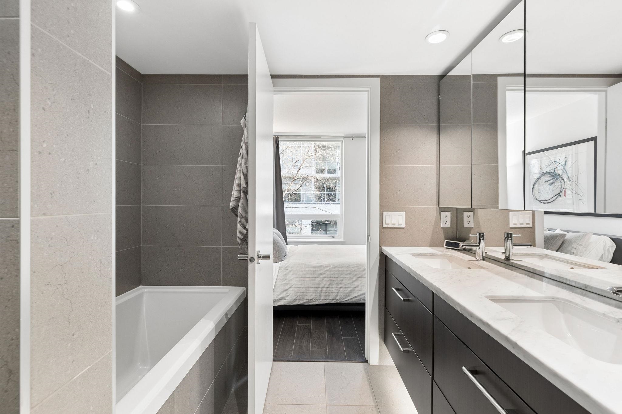 156 1st Avenue - MLS&reg; # R3142601