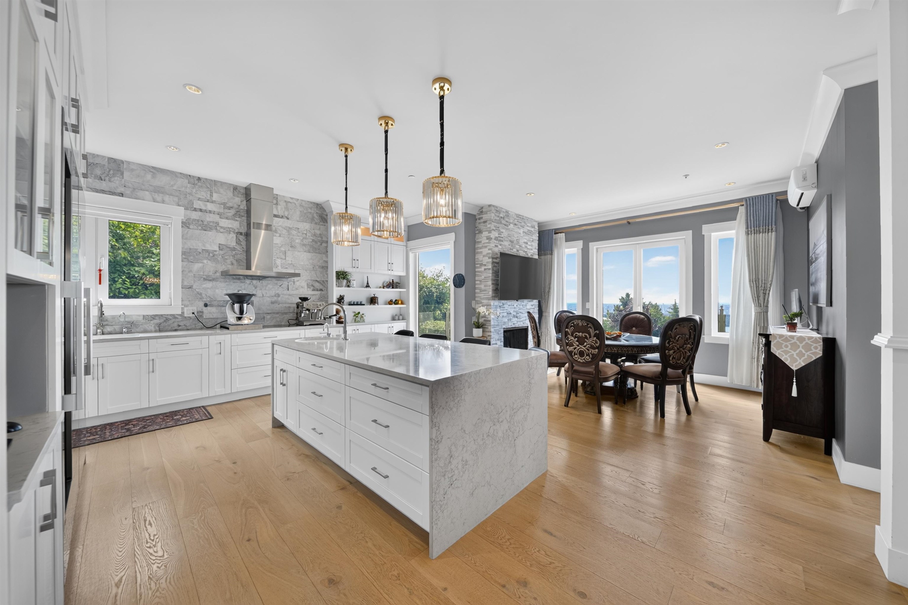  1572 Chippendale Court - MLS&reg; # R3142850