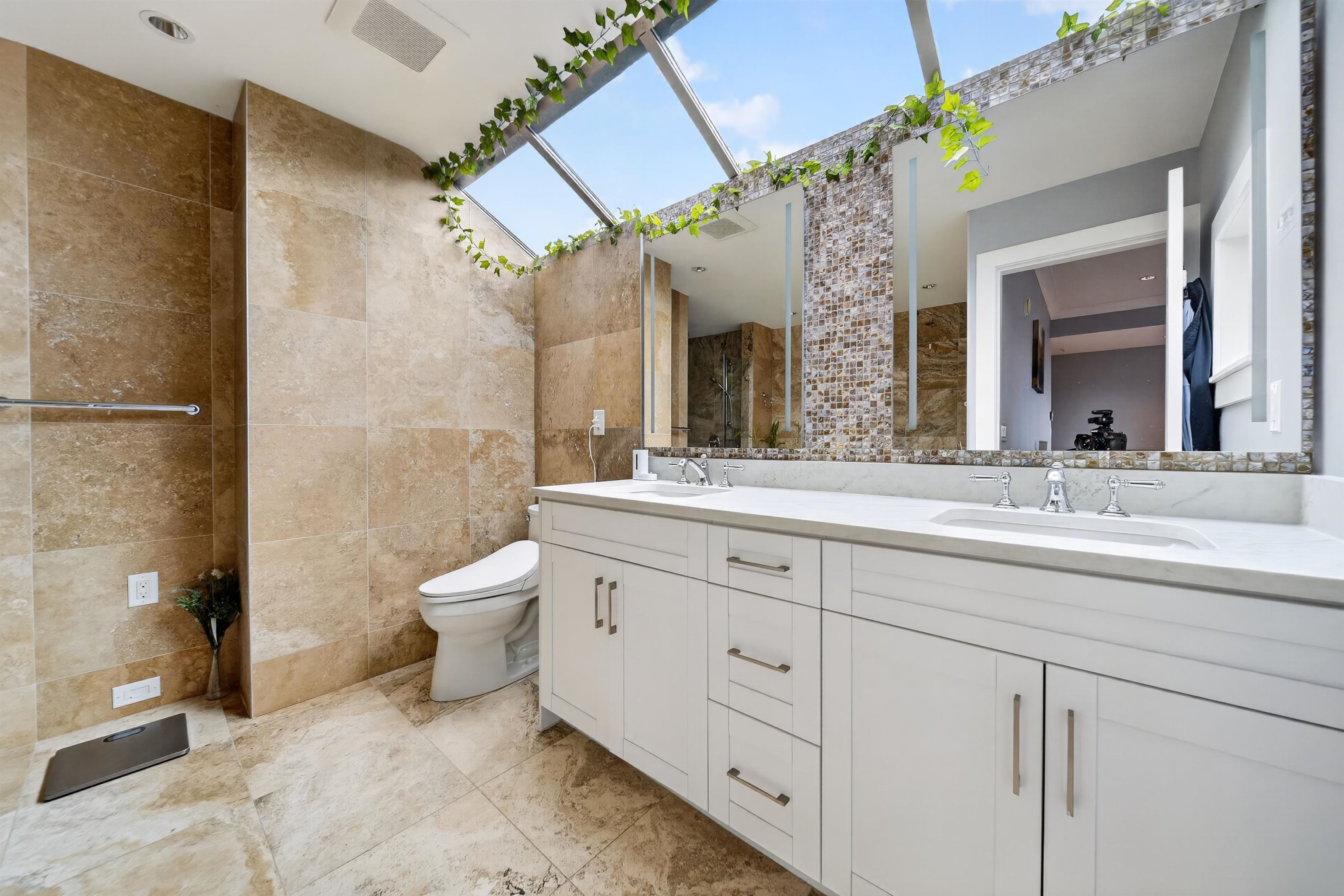  1572 Chippendale Court - MLS&reg; # R3142850