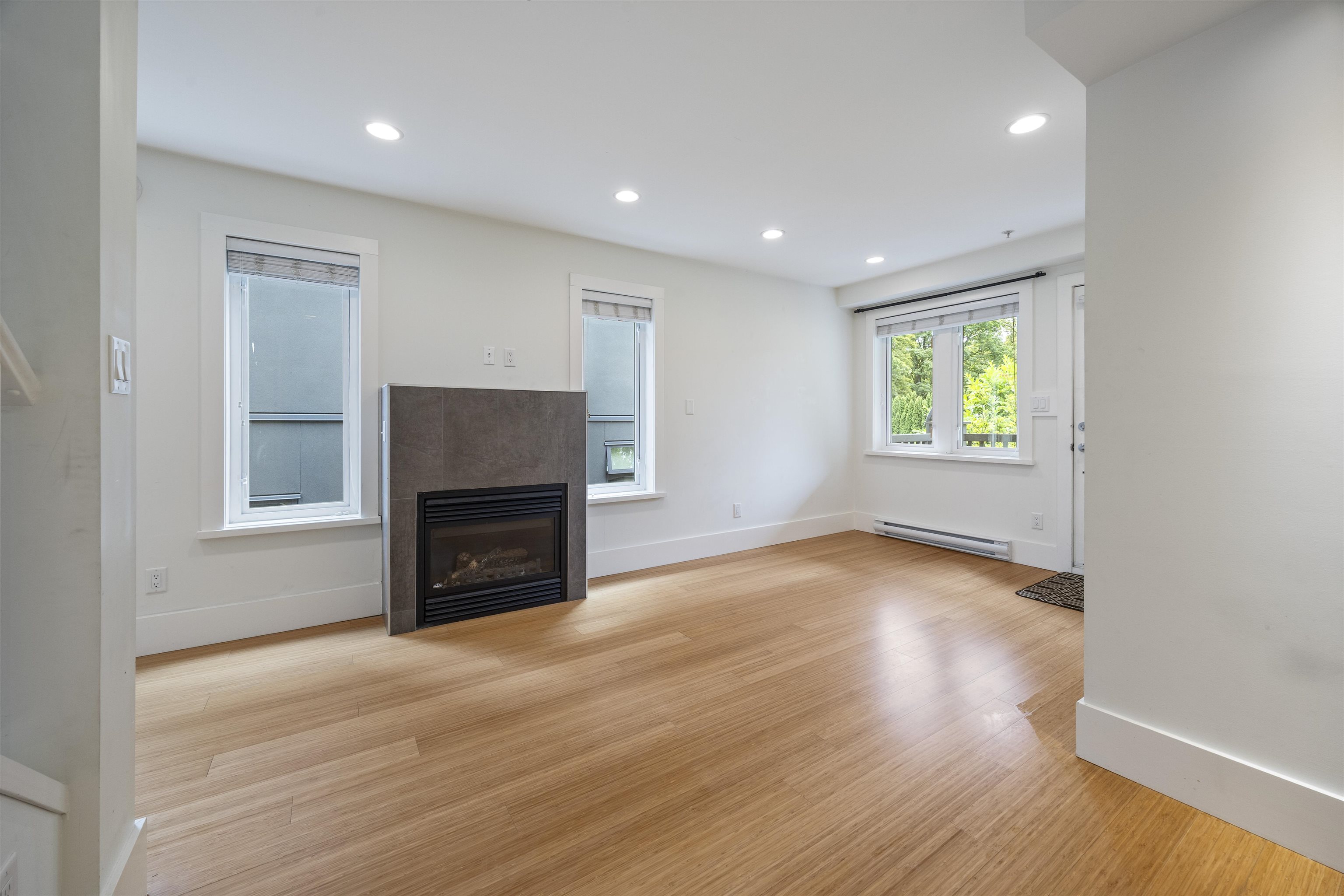  67 16th Avenue - MLS&reg; # R3142958
