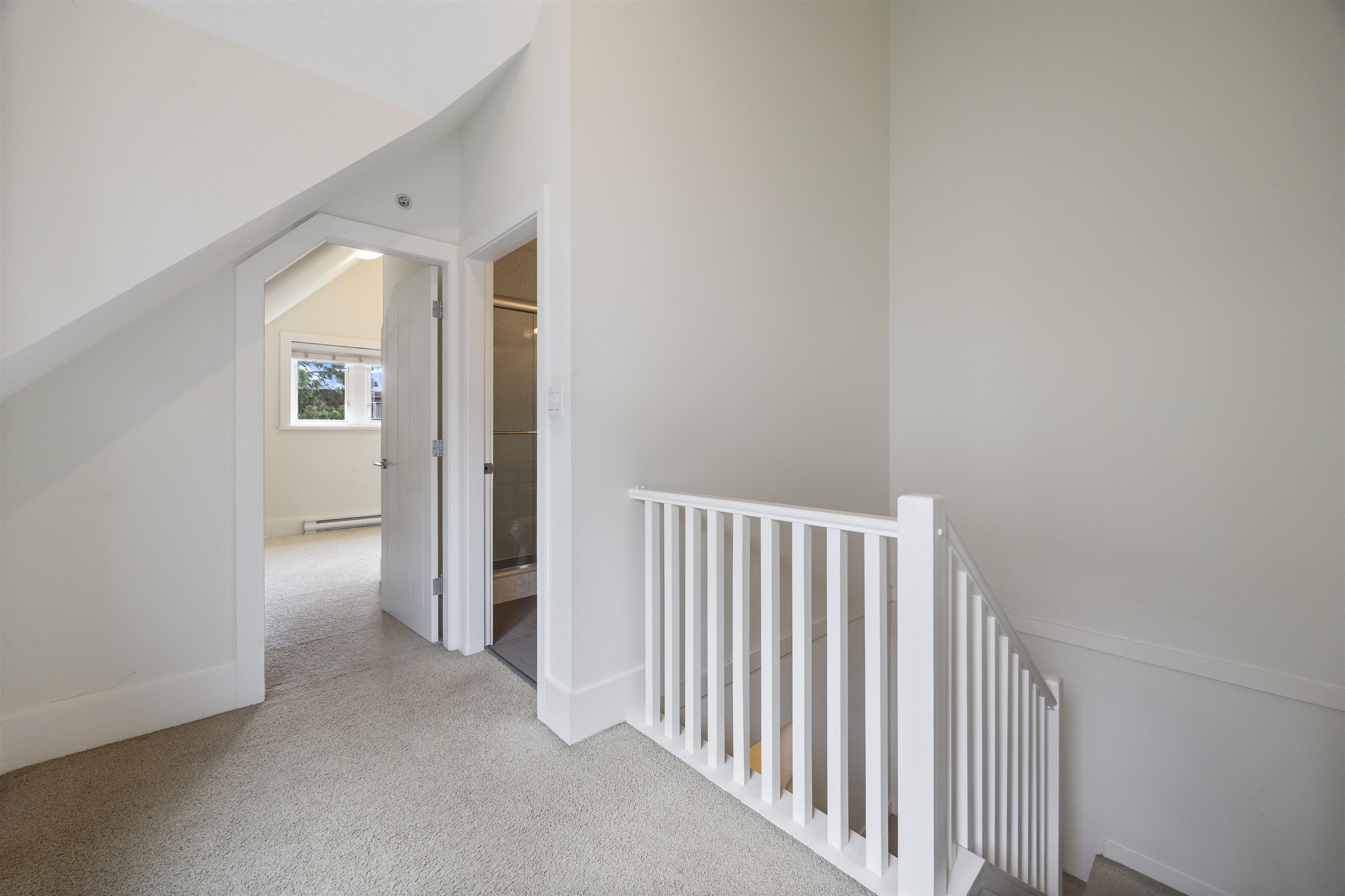  67 16th Avenue - MLS&reg; # R3142958