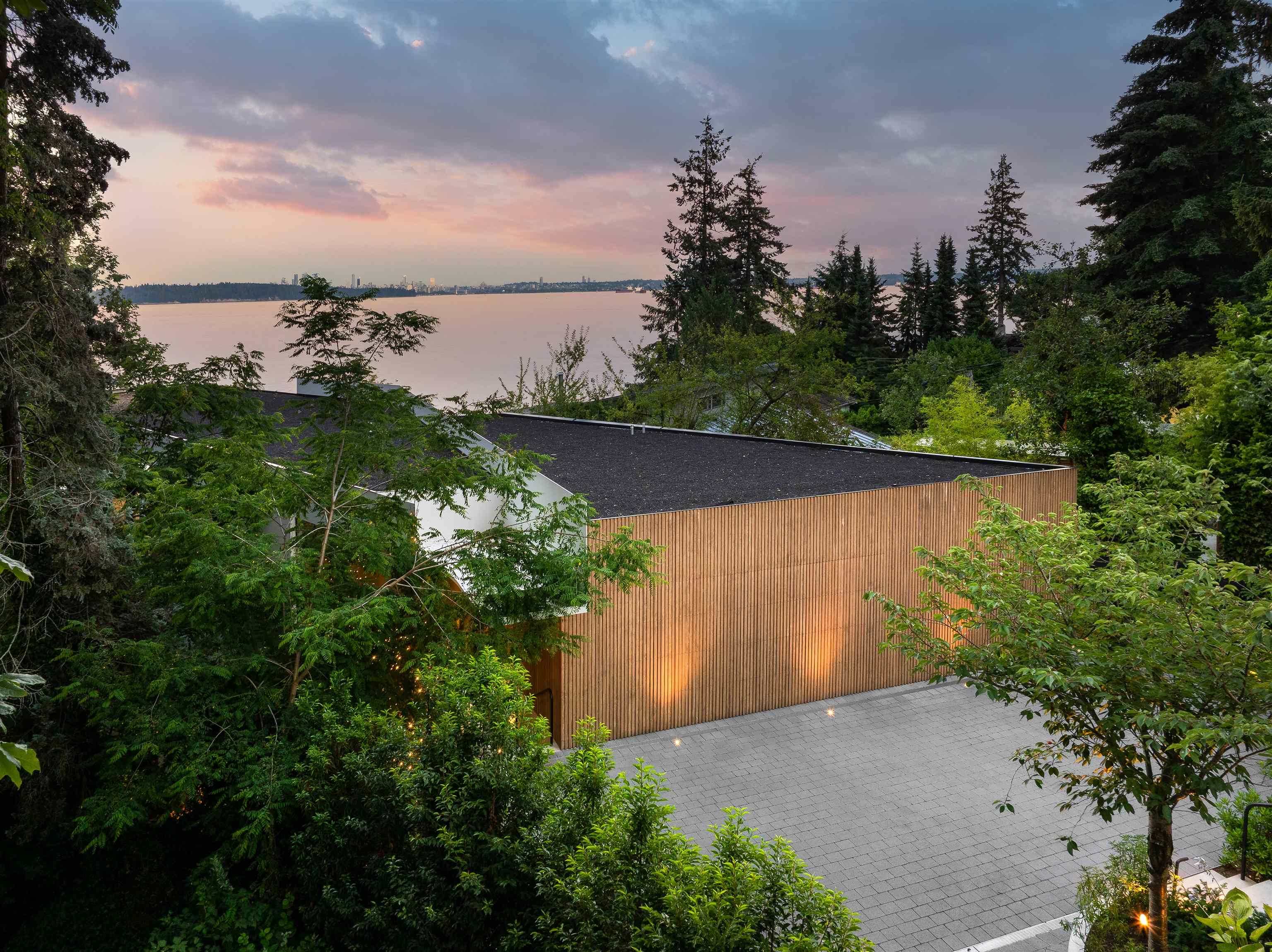  3478 Marine Drive - MLS&reg; # R3143003