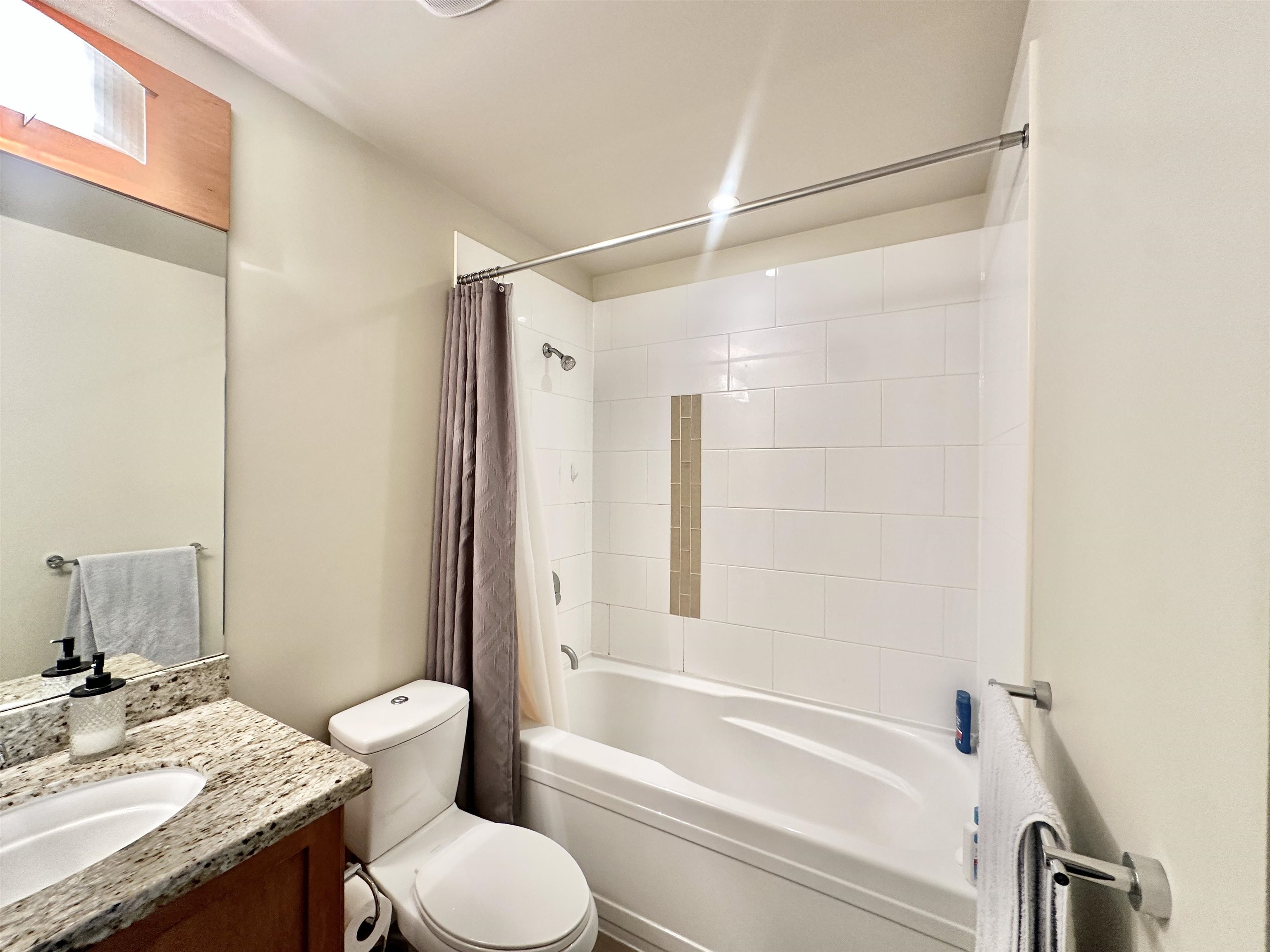 212 5788 Birney Avenue - MLS&reg; # R3143715
