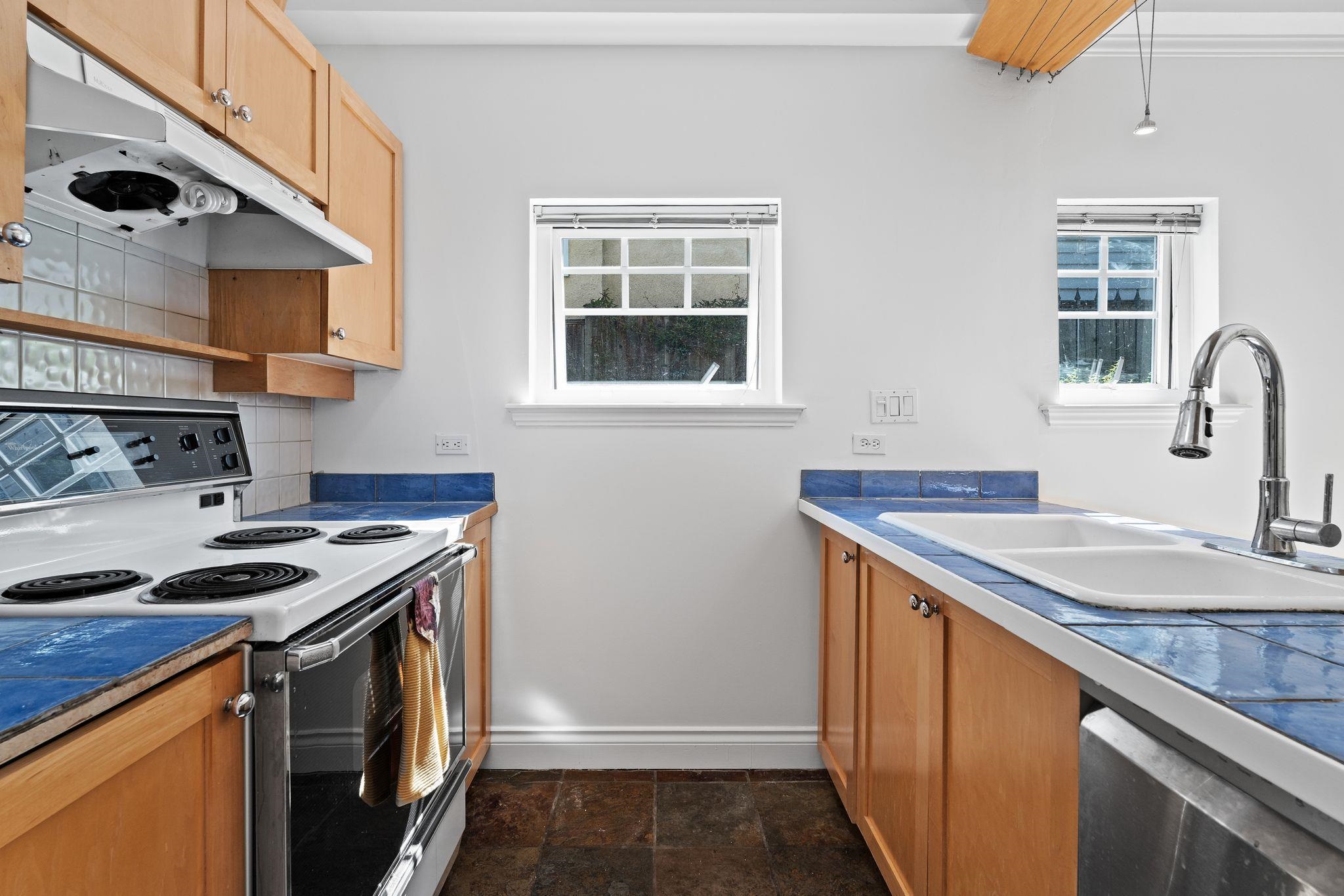  3027 7th Avenue - MLS&reg; # R3146709