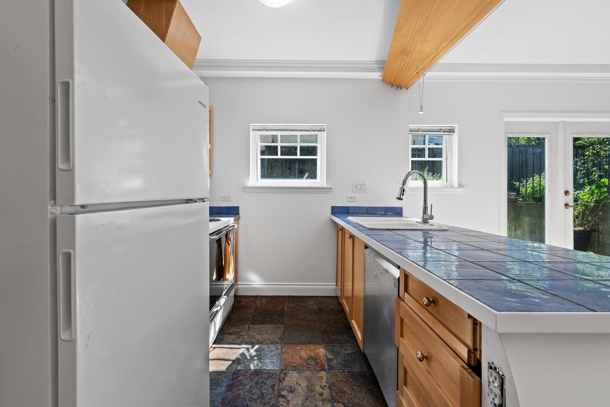  3027 7th Avenue - MLS&reg; # R3146709