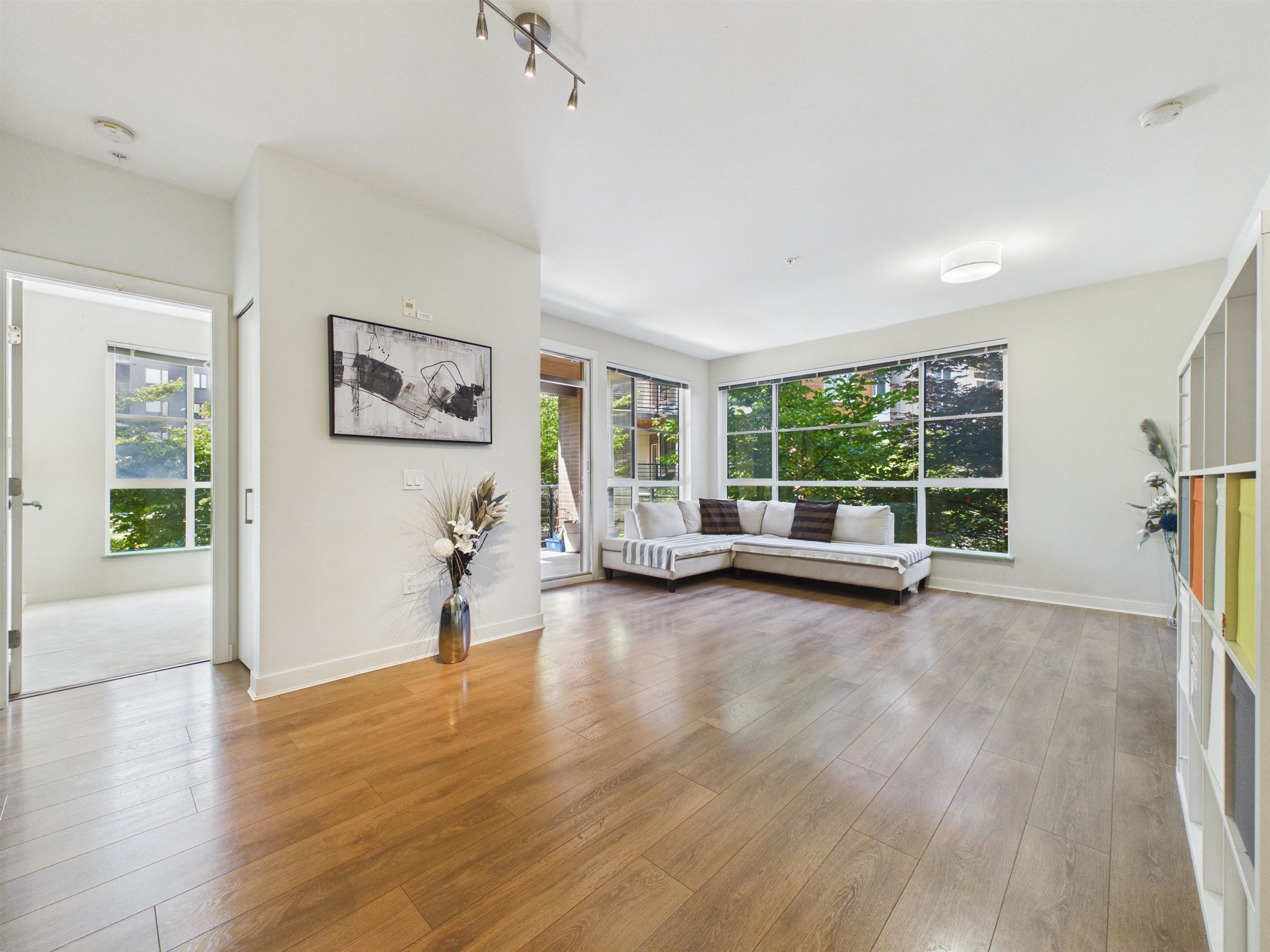 213 5983 Gray Avenue - MLS&reg; # R3147347