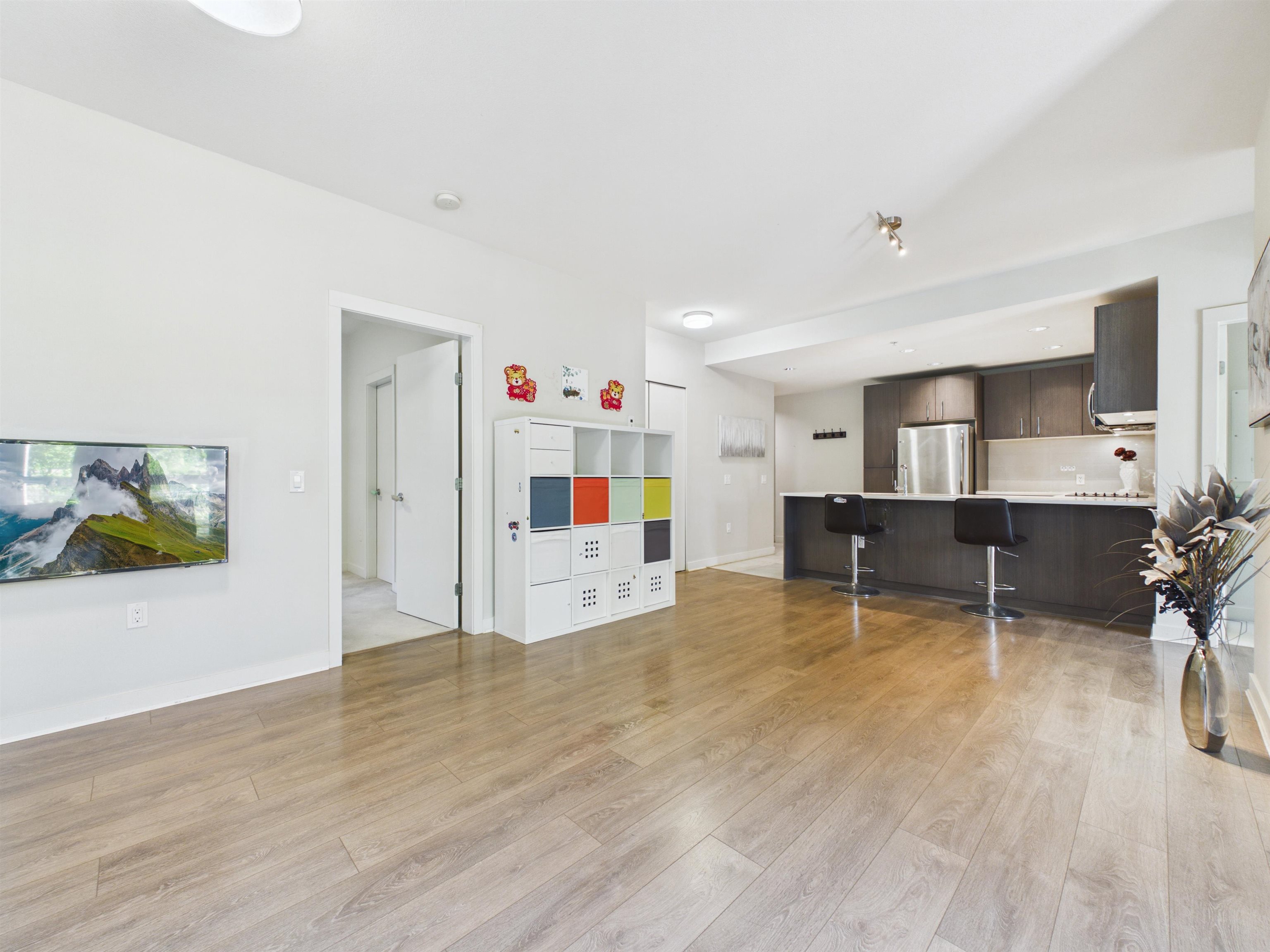 213 5983 Gray Avenue - MLS&reg; # R3147347