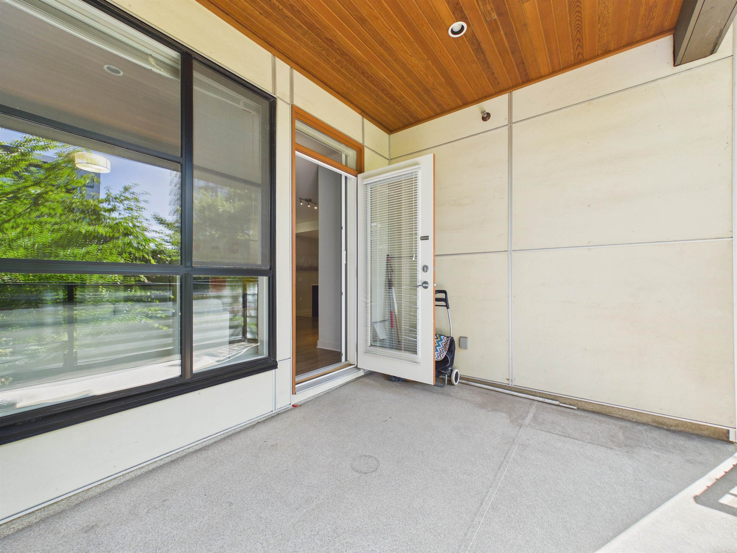 213 5983 Gray Avenue - MLS&reg; # R3147347