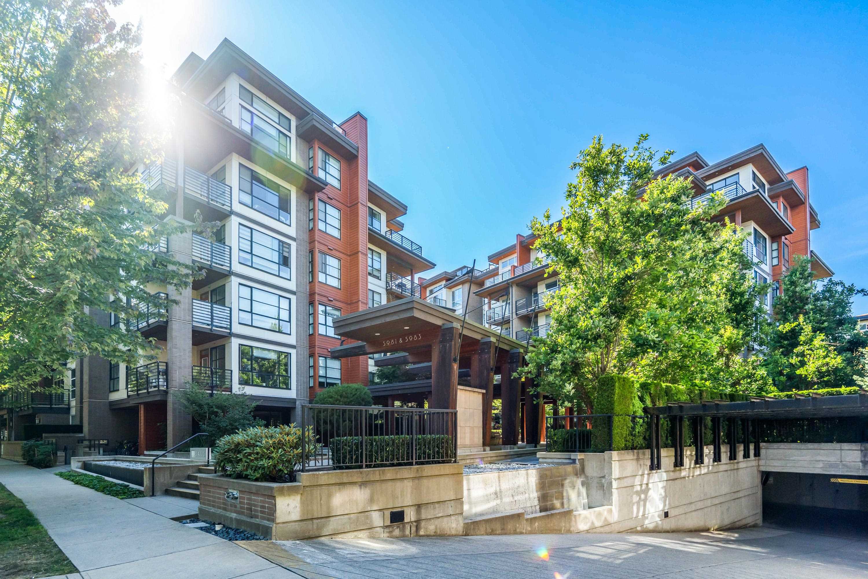 213 5983 Gray Avenue - MLS&reg; # R3147347