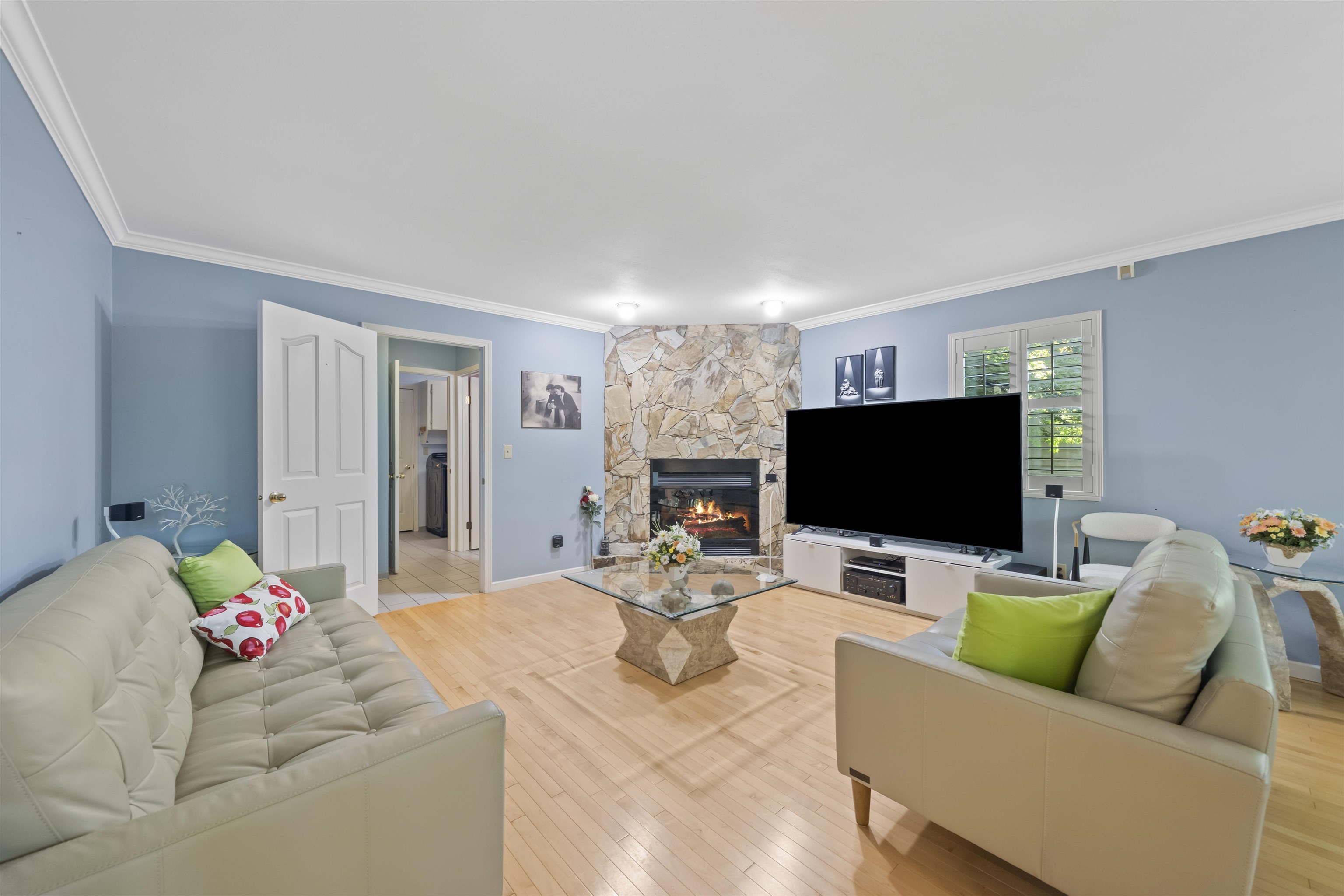  2445 Mowat Place - MLS&reg; # R3147965