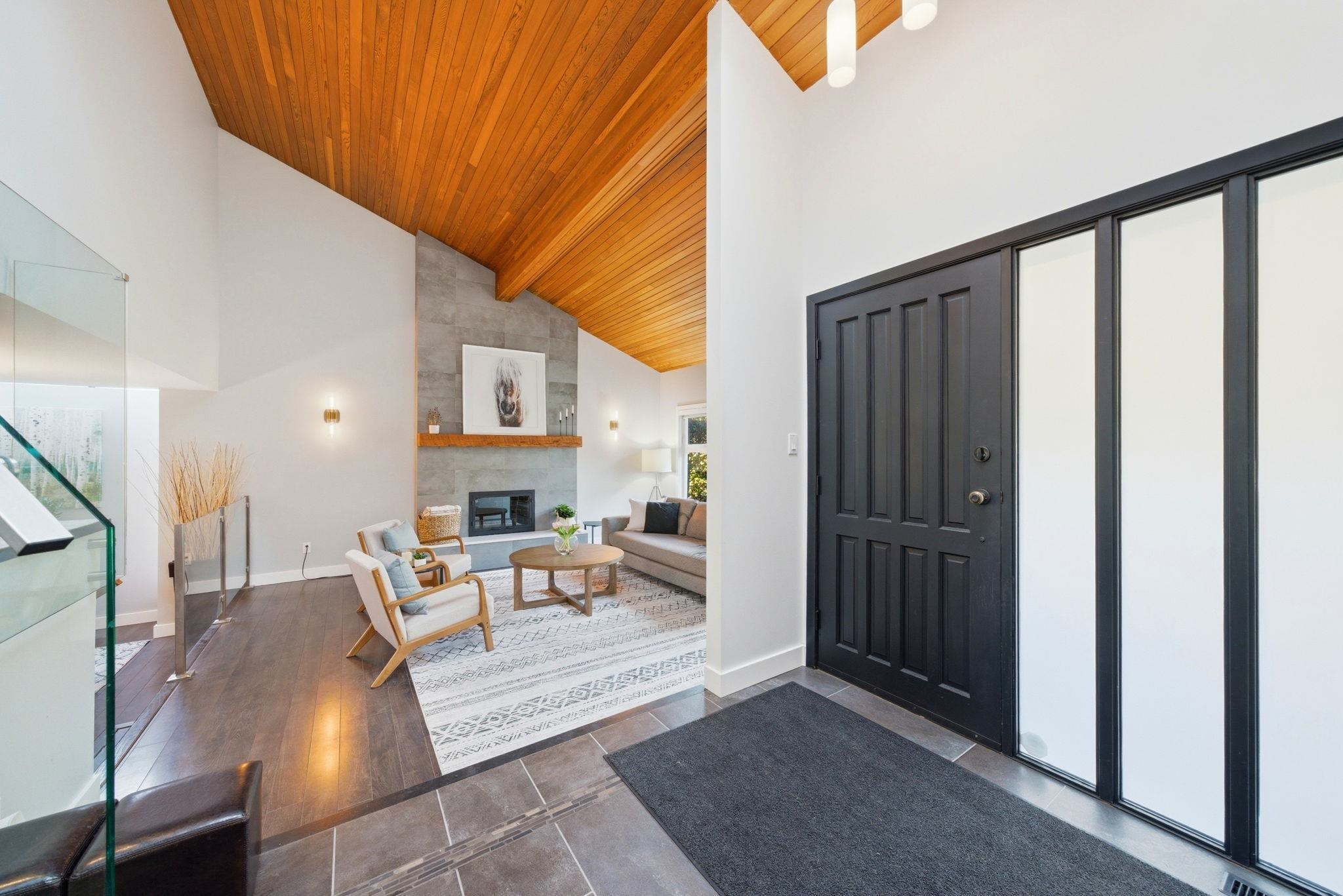  2023 Hill Drive - MLS&reg; # R3148869