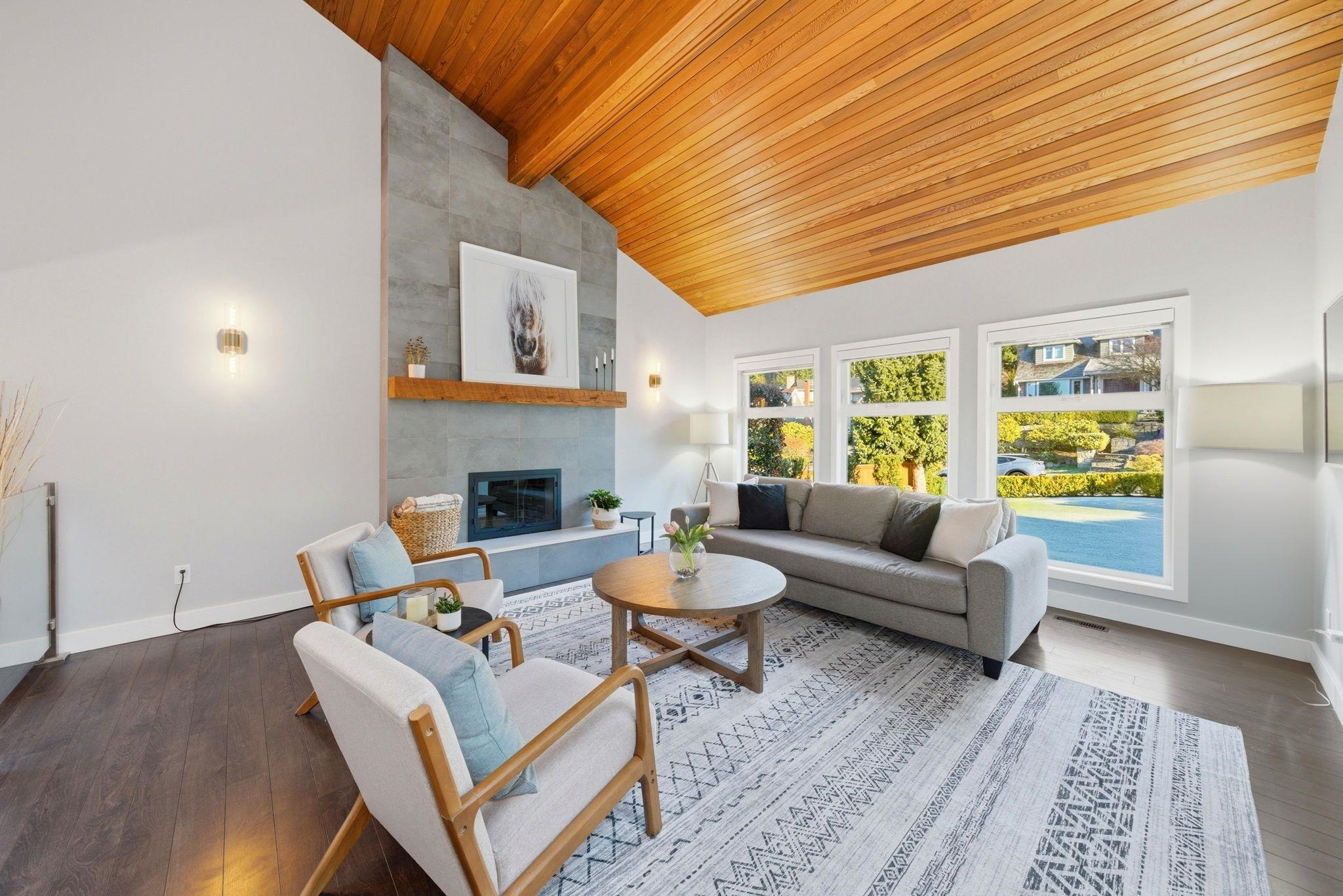  2023 Hill Drive - MLS&reg; # R3148869