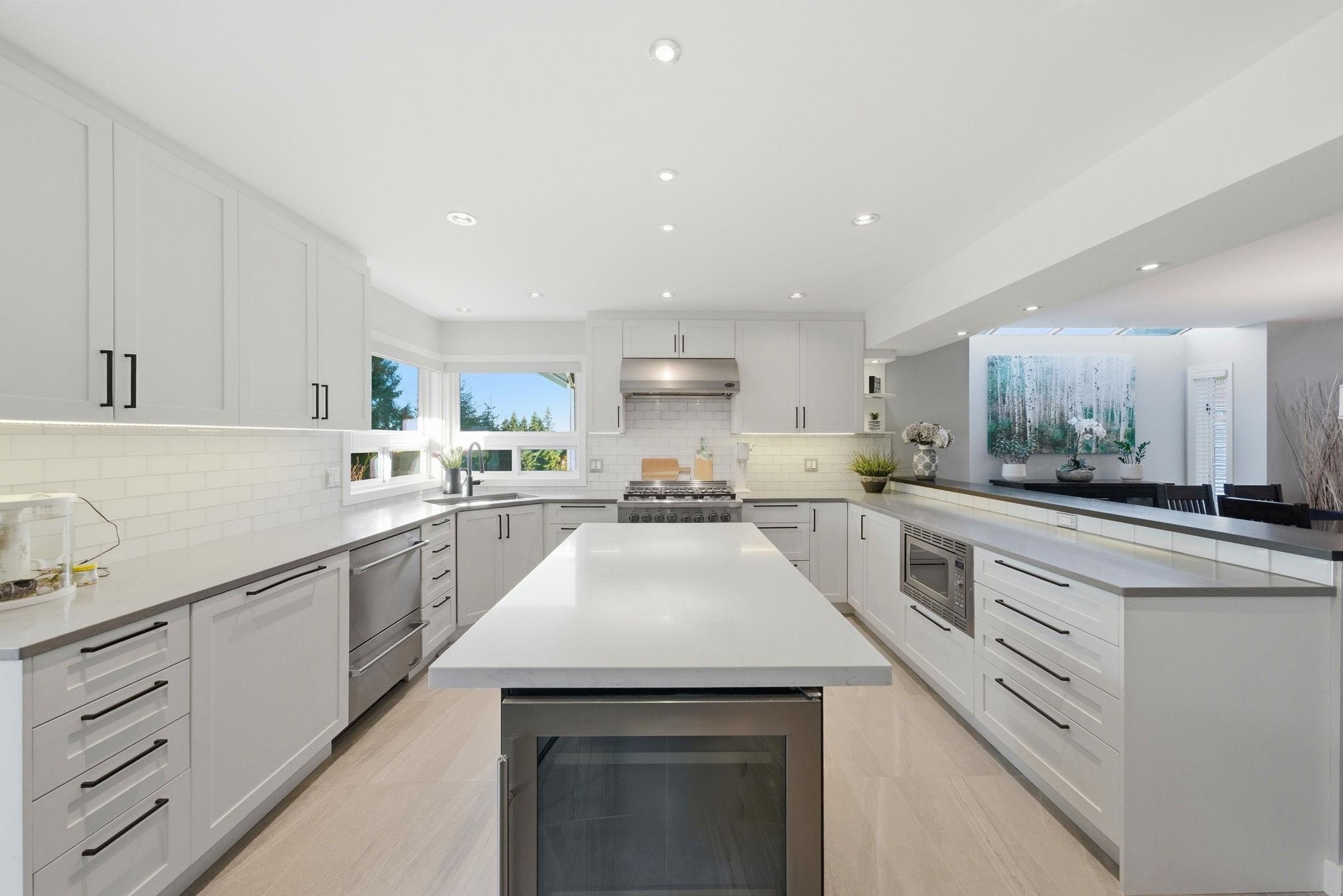  2023 Hill Drive - MLS&reg; # R3148869
