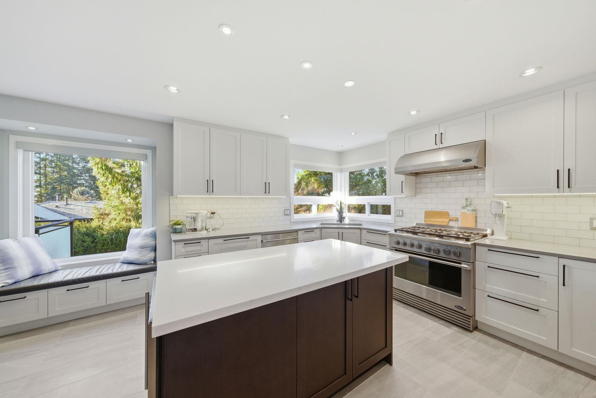  2023 Hill Drive - MLS&reg; # R3148869