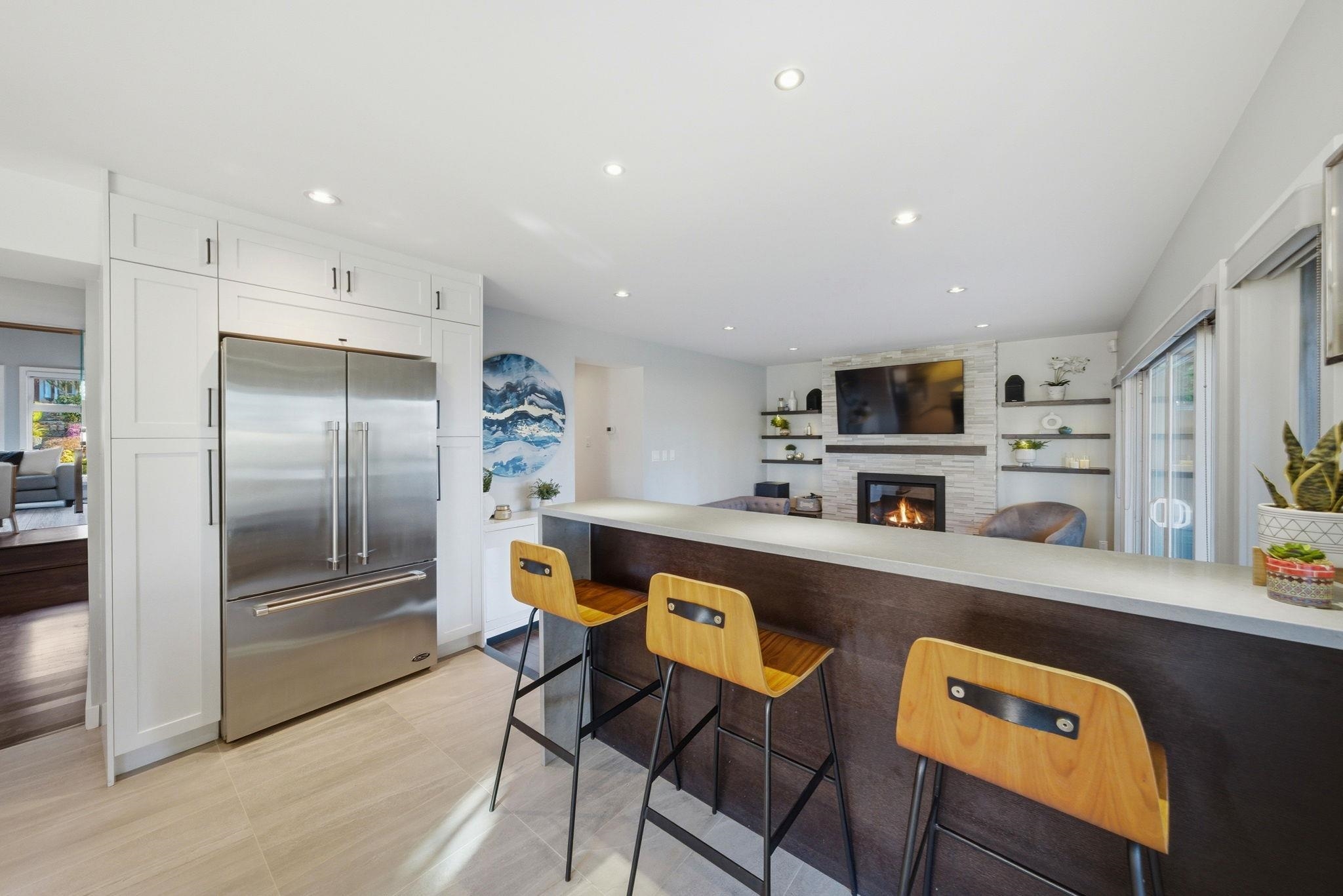  2023 Hill Drive - MLS&reg; # R3148869