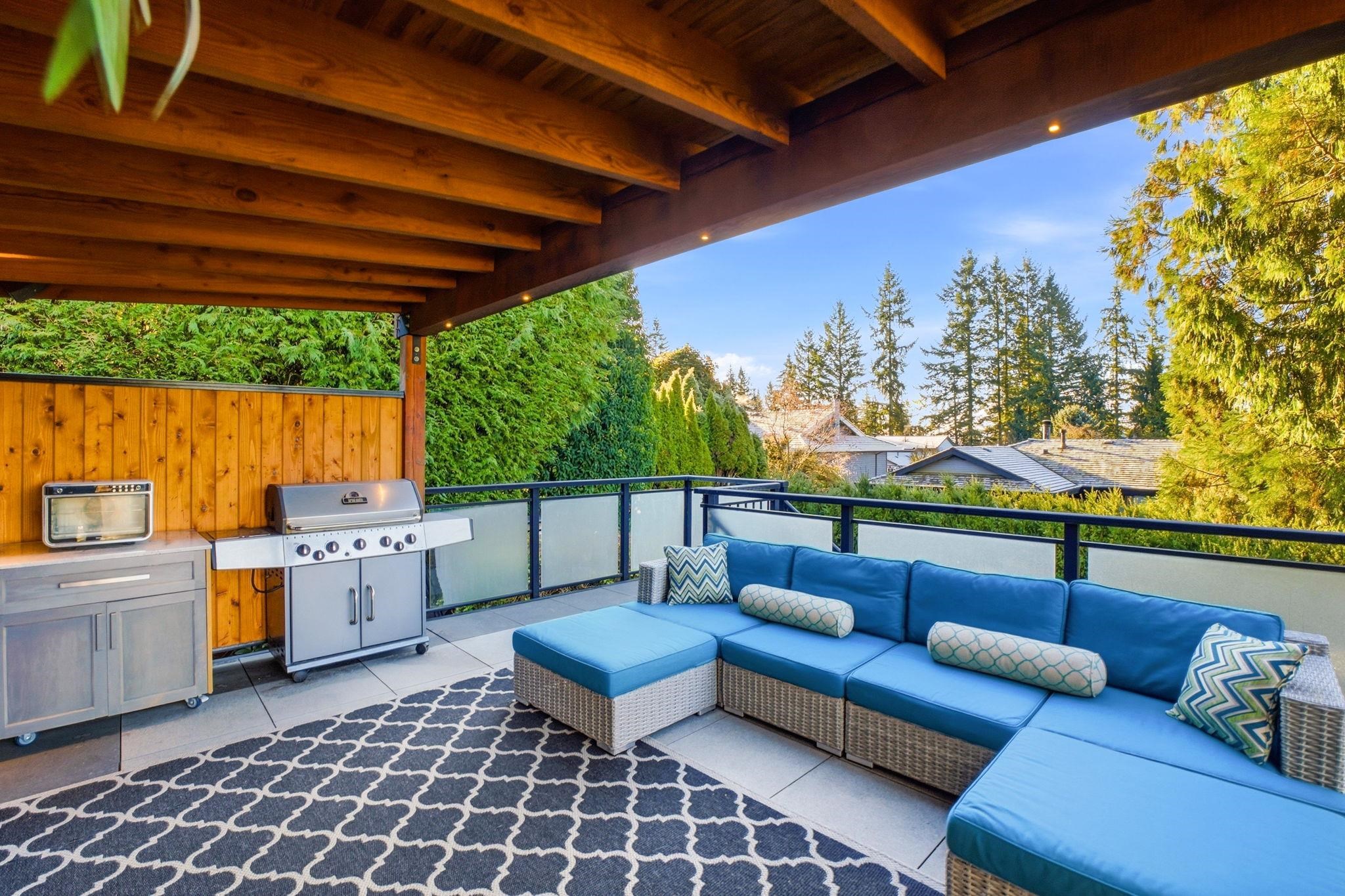  2023 Hill Drive - MLS&reg; # R3148869